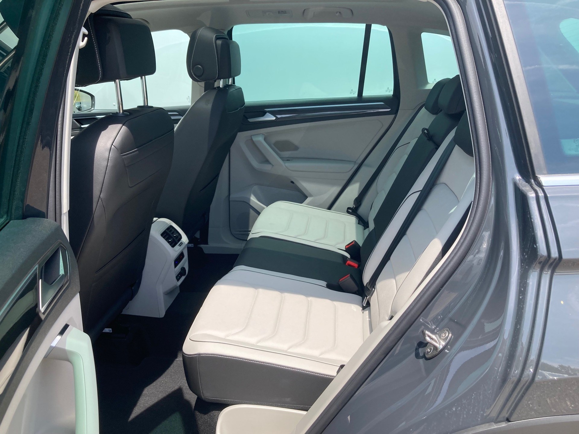 VW TIGUAN Benzin / Plug In-Hybrid-image-9