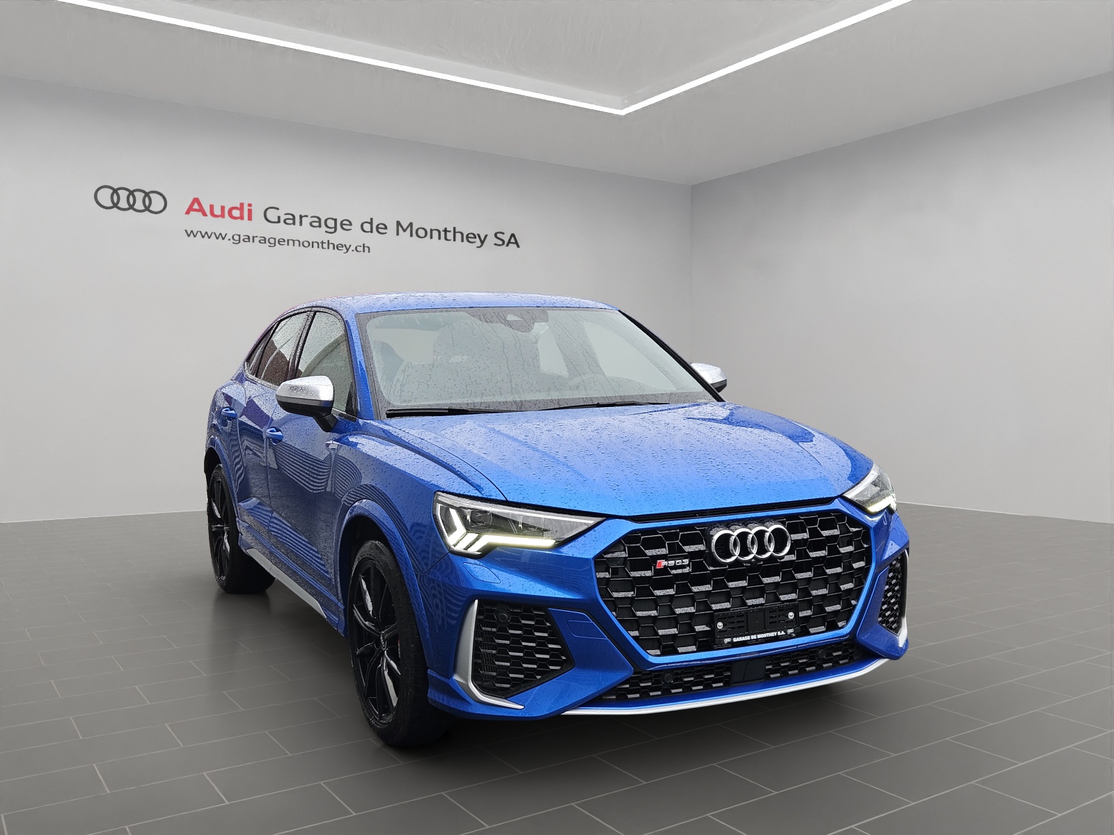 AUDI RS Q3 Sportback quattro S tronic-image-2