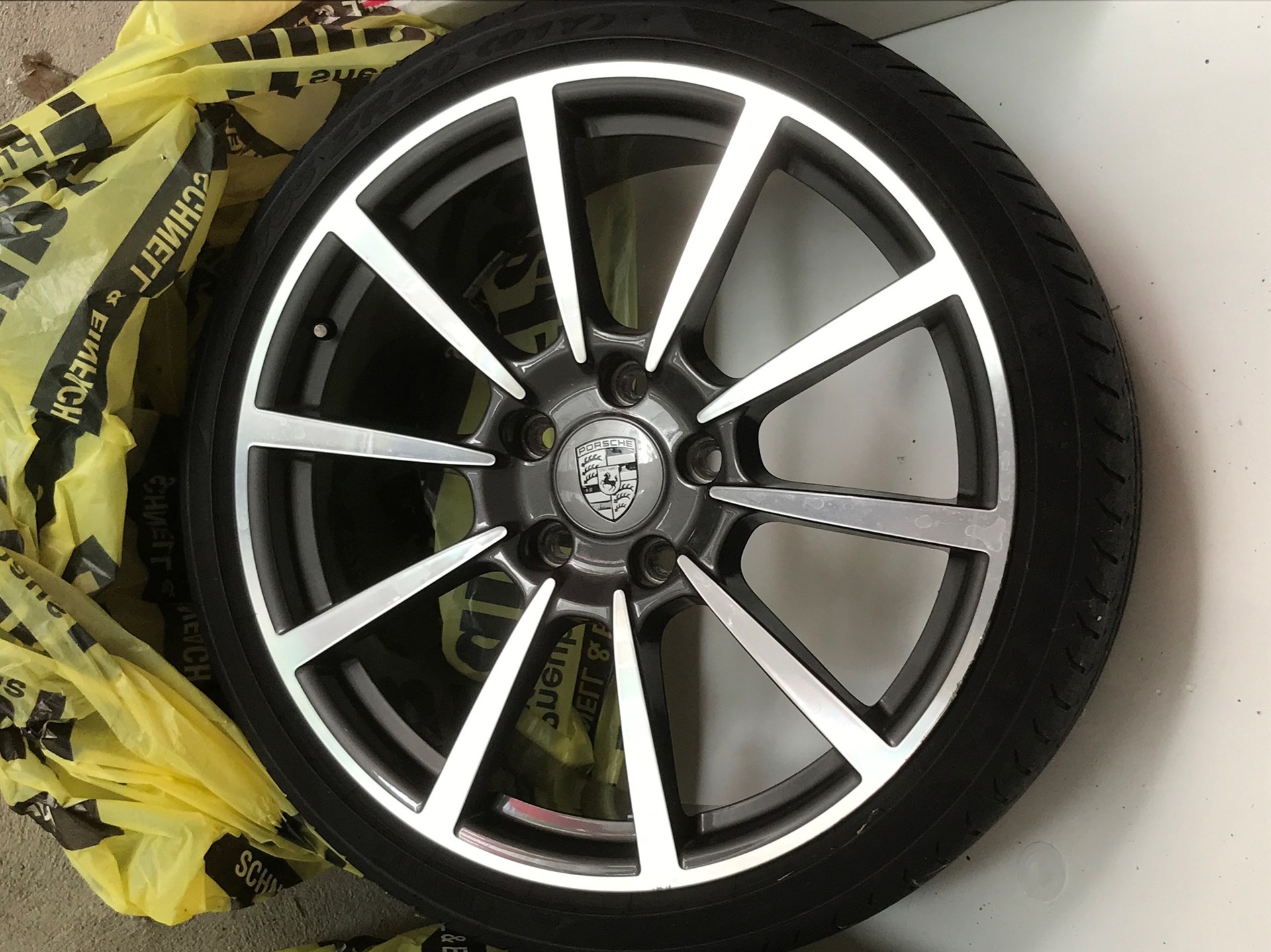 PORSCHE 911 Carrera 4 PDK-image-3
