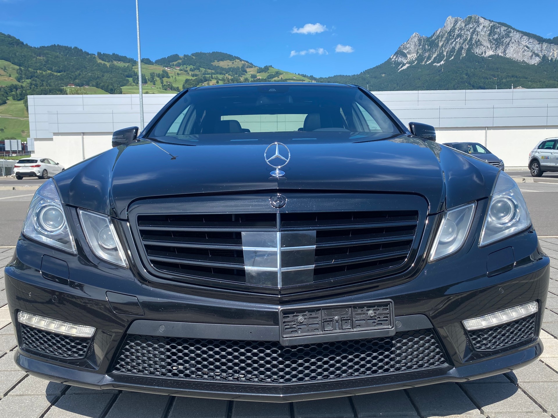 MERCEDES-BENZ E 63 AMG CGI 7G-Tronic-image-3