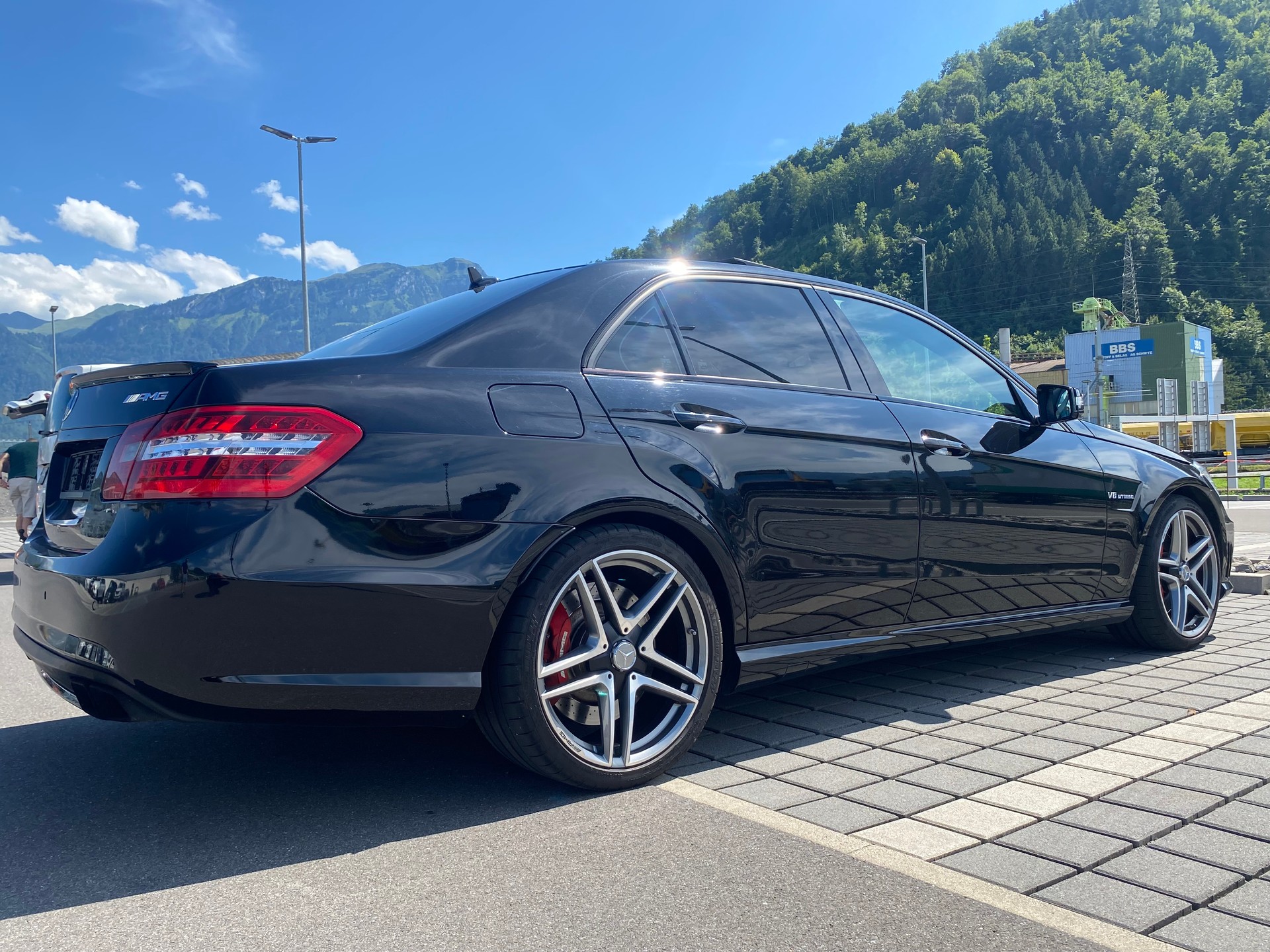 MERCEDES-BENZ E 63 AMG CGI 7G-Tronic-image-2