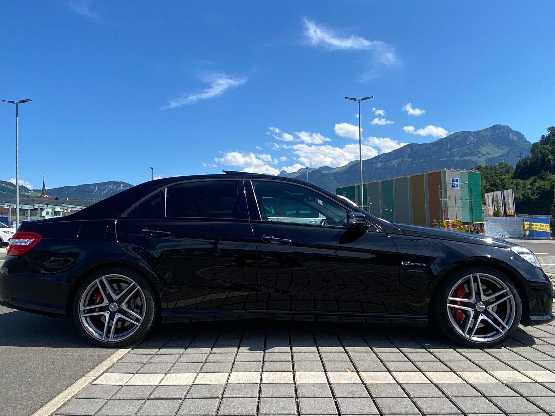MERCEDES-BENZ E 63 AMG CGI 7G-Tronic-image-5
