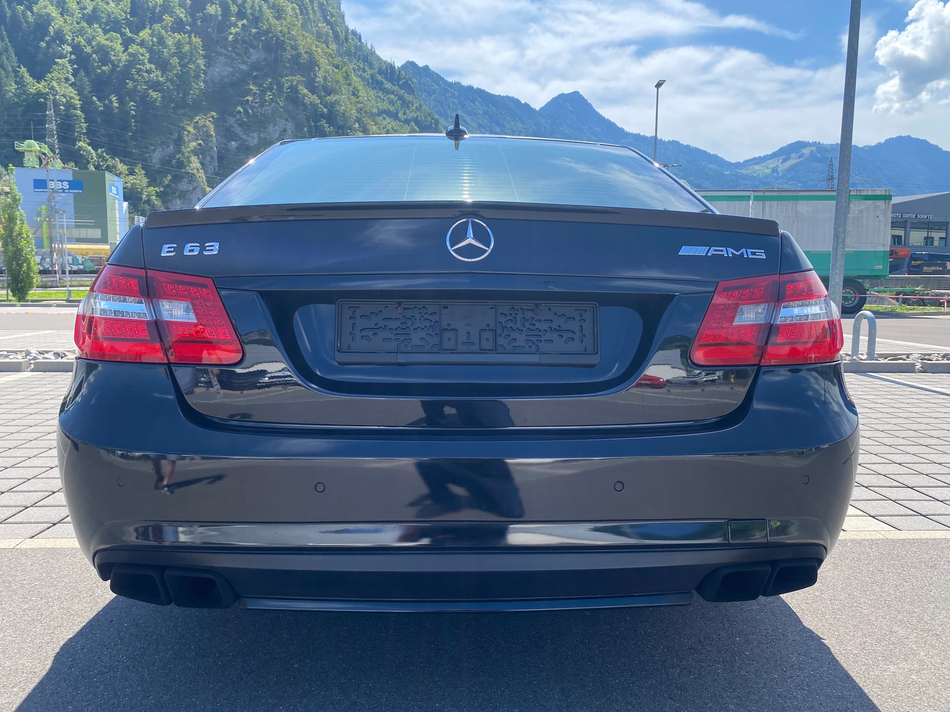 MERCEDES-BENZ E 63 AMG CGI 7G-Tronic-image-4