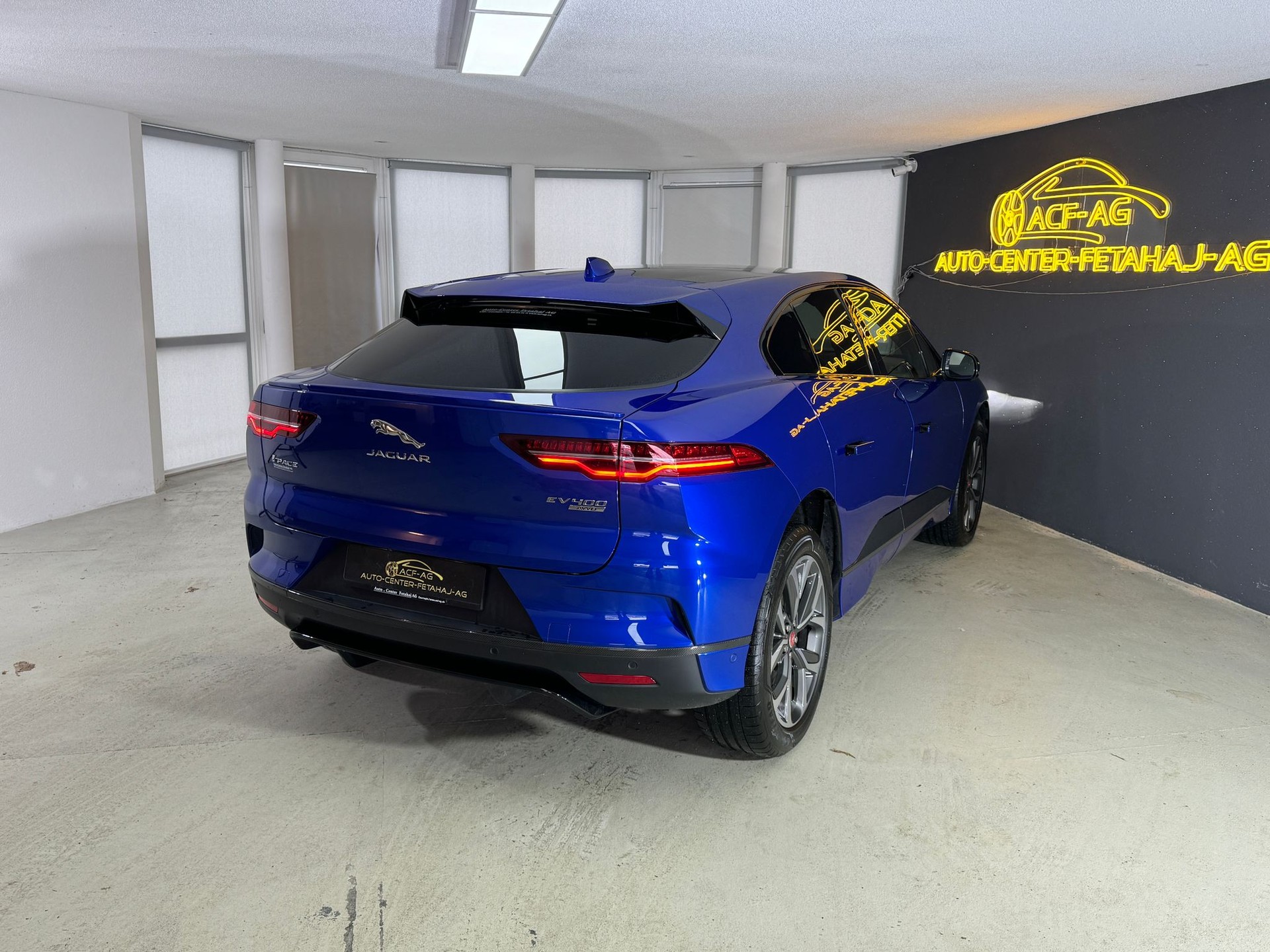 JAGUAR I-Pace EV400 S AWD-image-14