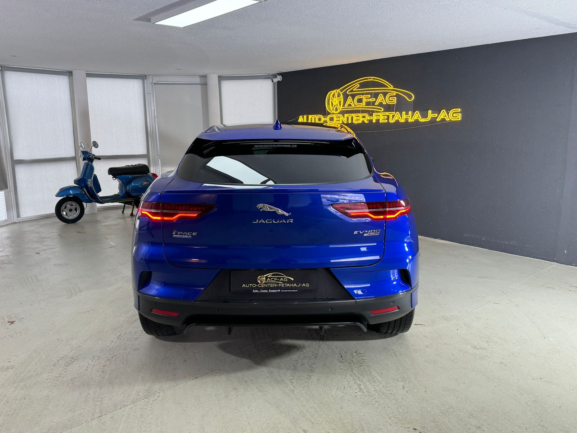 JAGUAR I-Pace EV400 S AWD-image-15