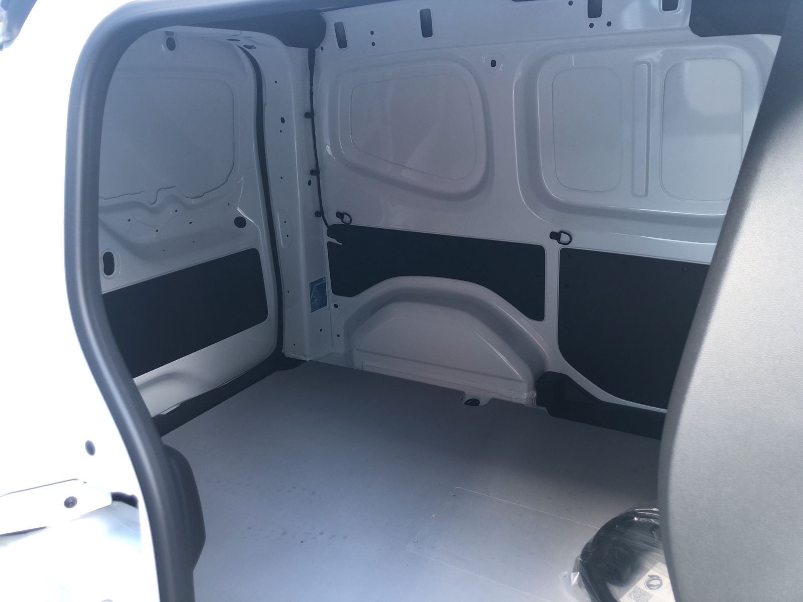 MERCEDES-BENZ eCitan 45kWh Pro-image-8