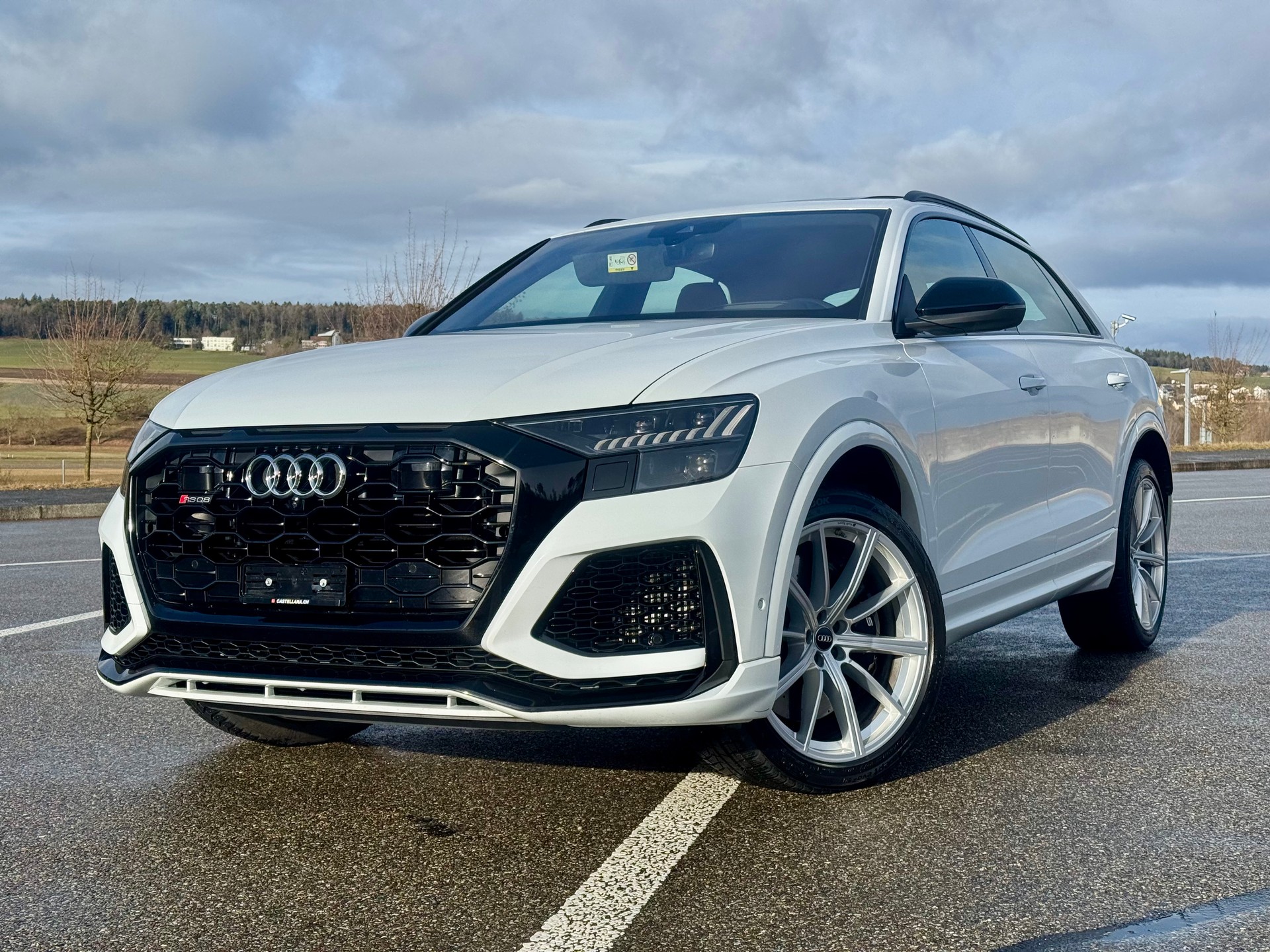 AUDI RSQ8 quattro tiptronic-image-1