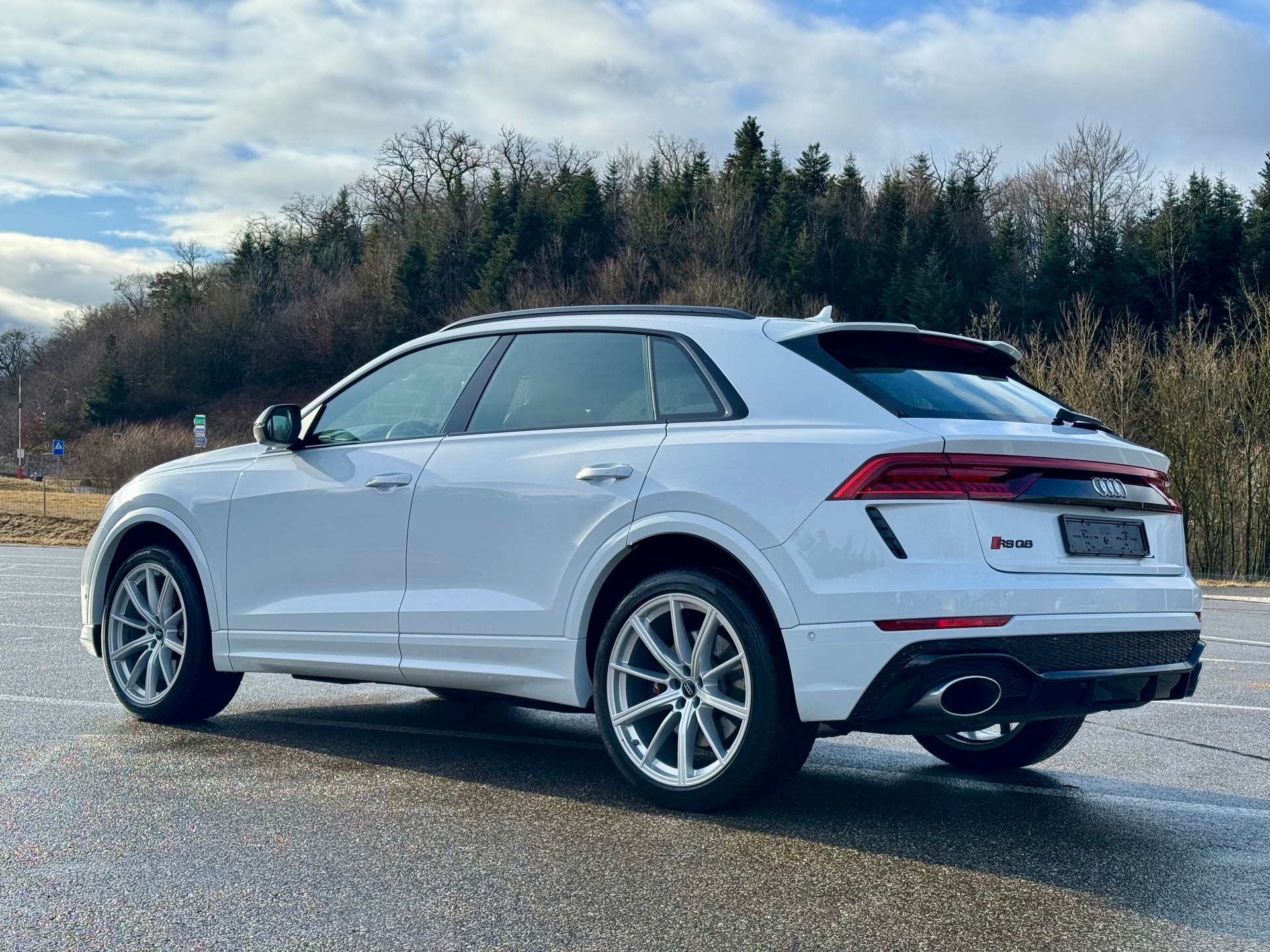 AUDI RSQ8 quattro tiptronic-image-3