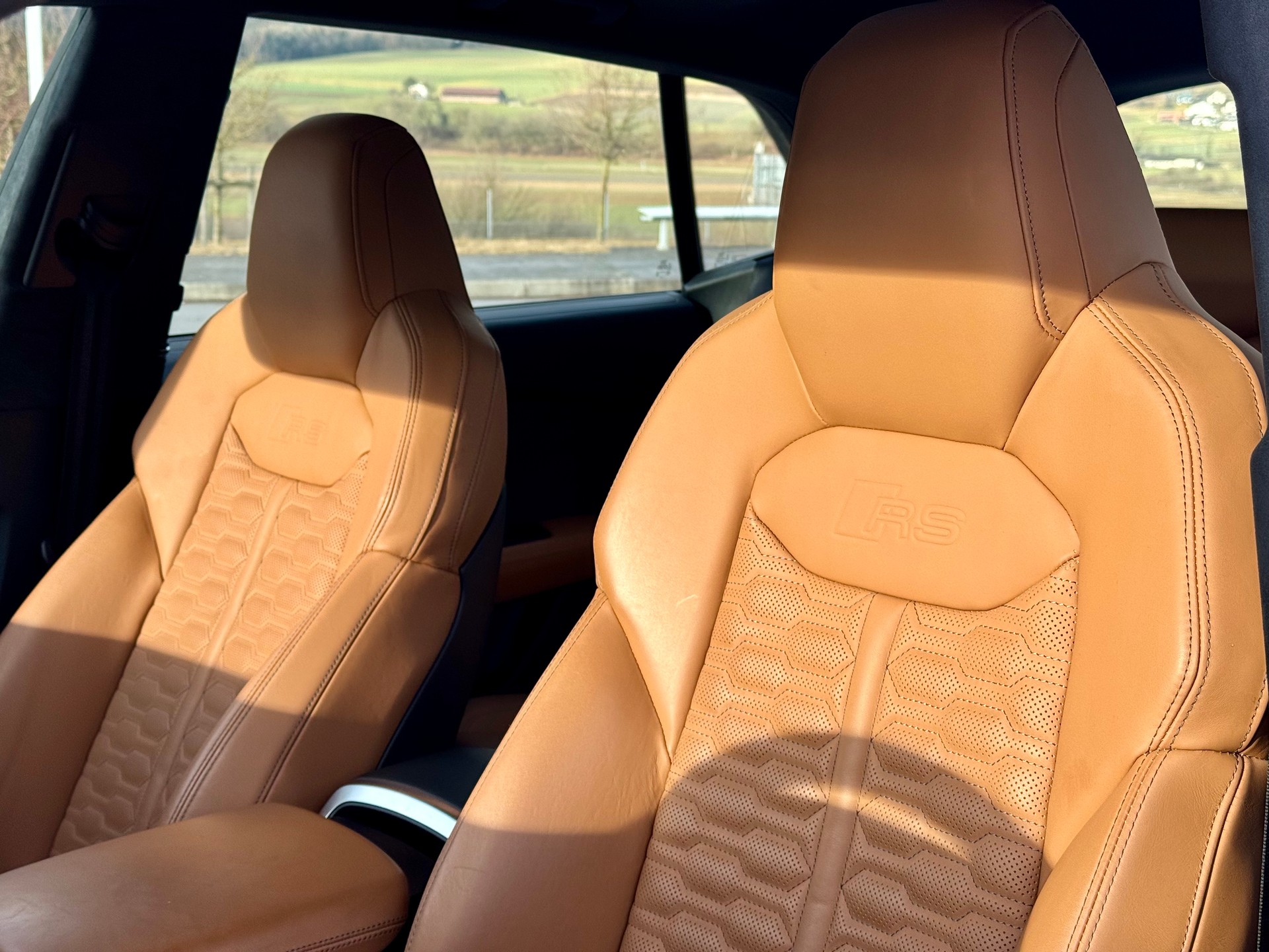 AUDI RSQ8 quattro tiptronic-image-6