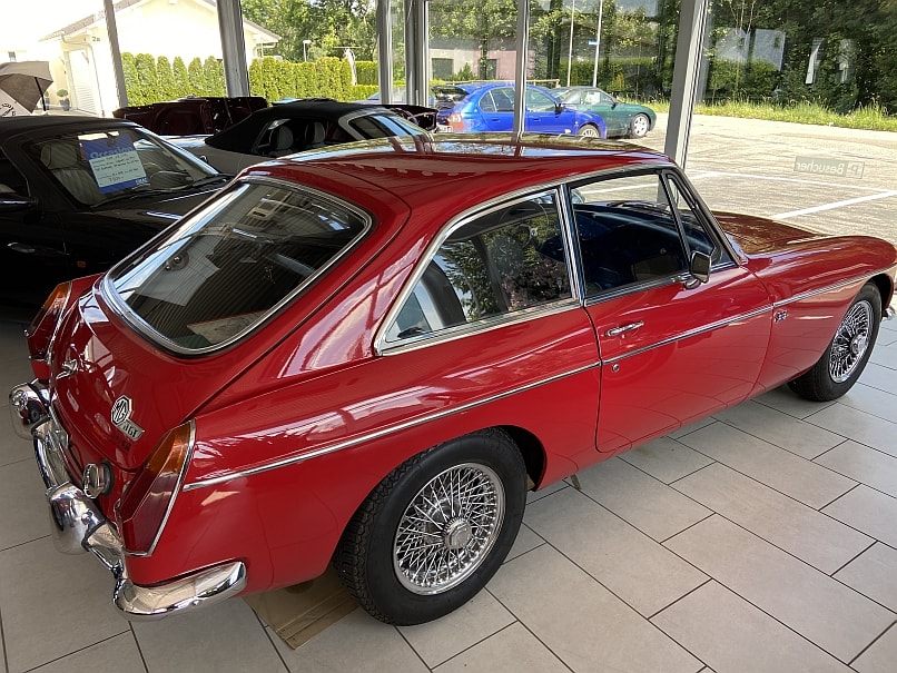 MG B GT Veteran-image-1