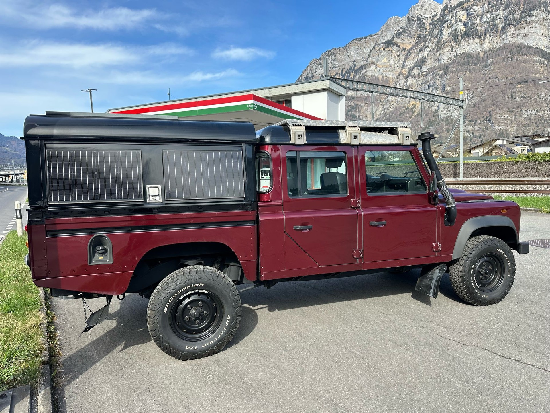 LAND ROVER Defender 130 2.2 TD4 DC High Capacity Pick Up-image-4