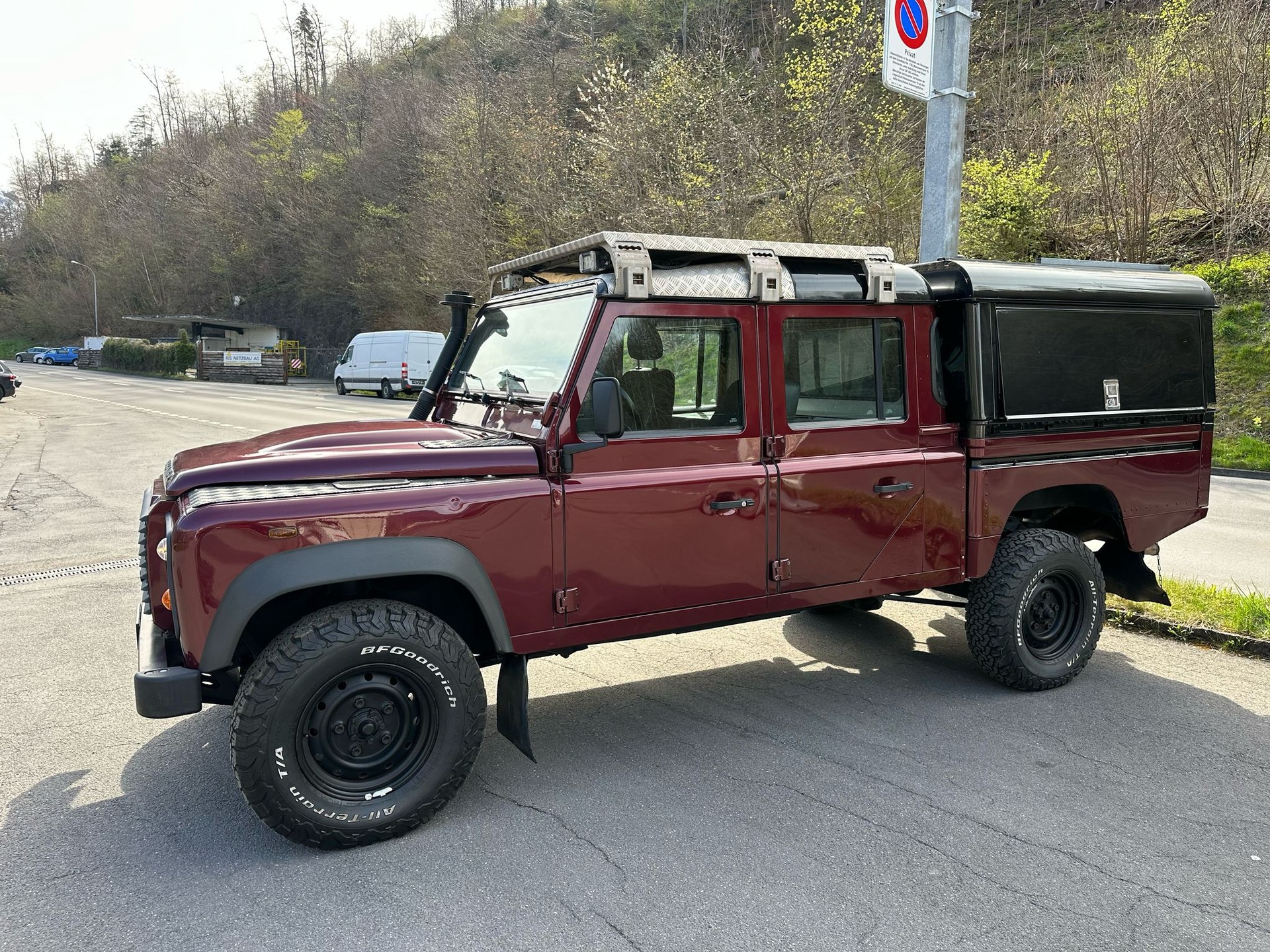 LAND ROVER Defender 130 2.2 TD4 DC High Capacity Pick Up-showroom-element-3