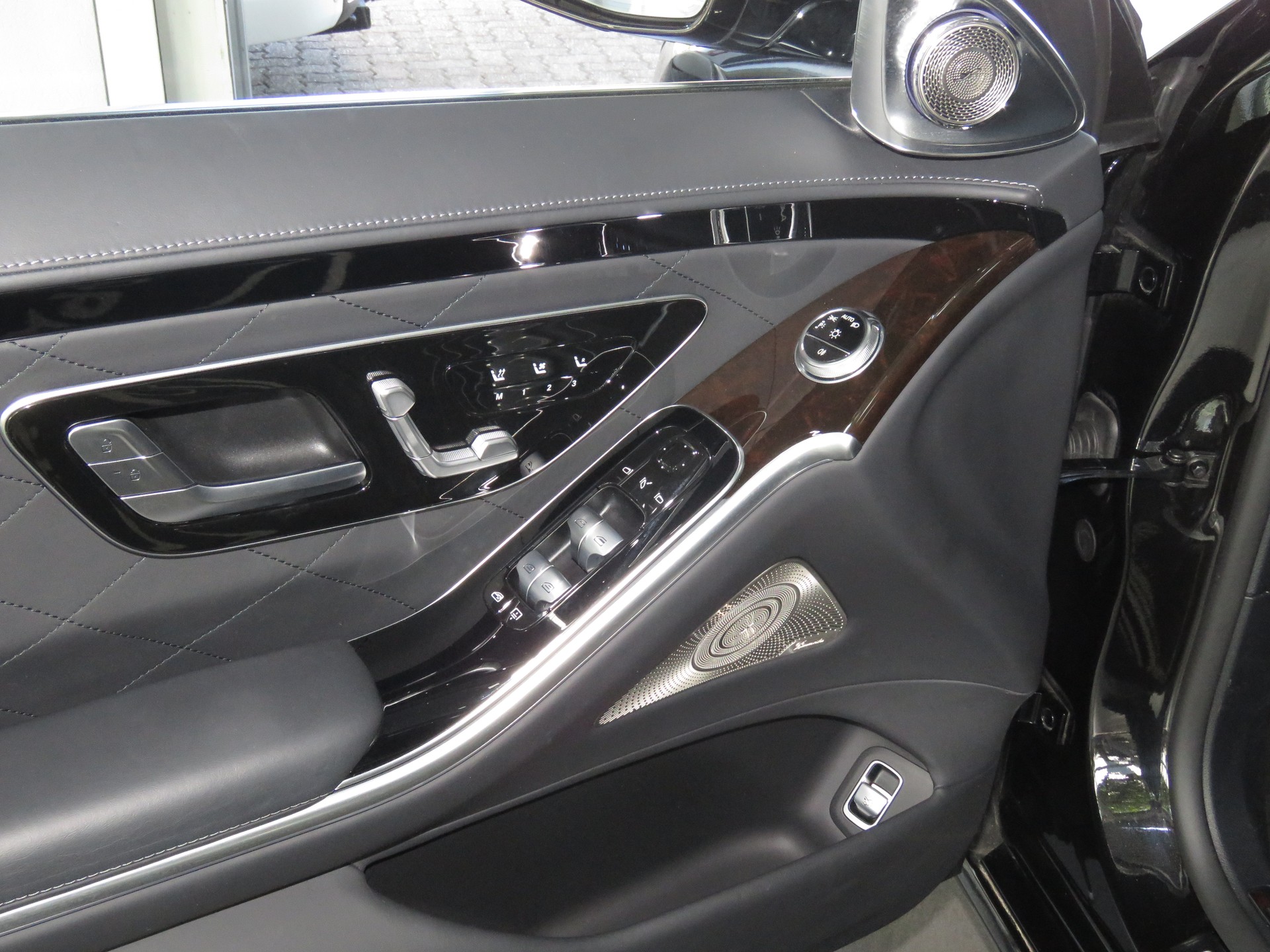 MERCEDES-BENZ S 500 Lang 4-Matic 9G-Tronic (Automat)-image-8