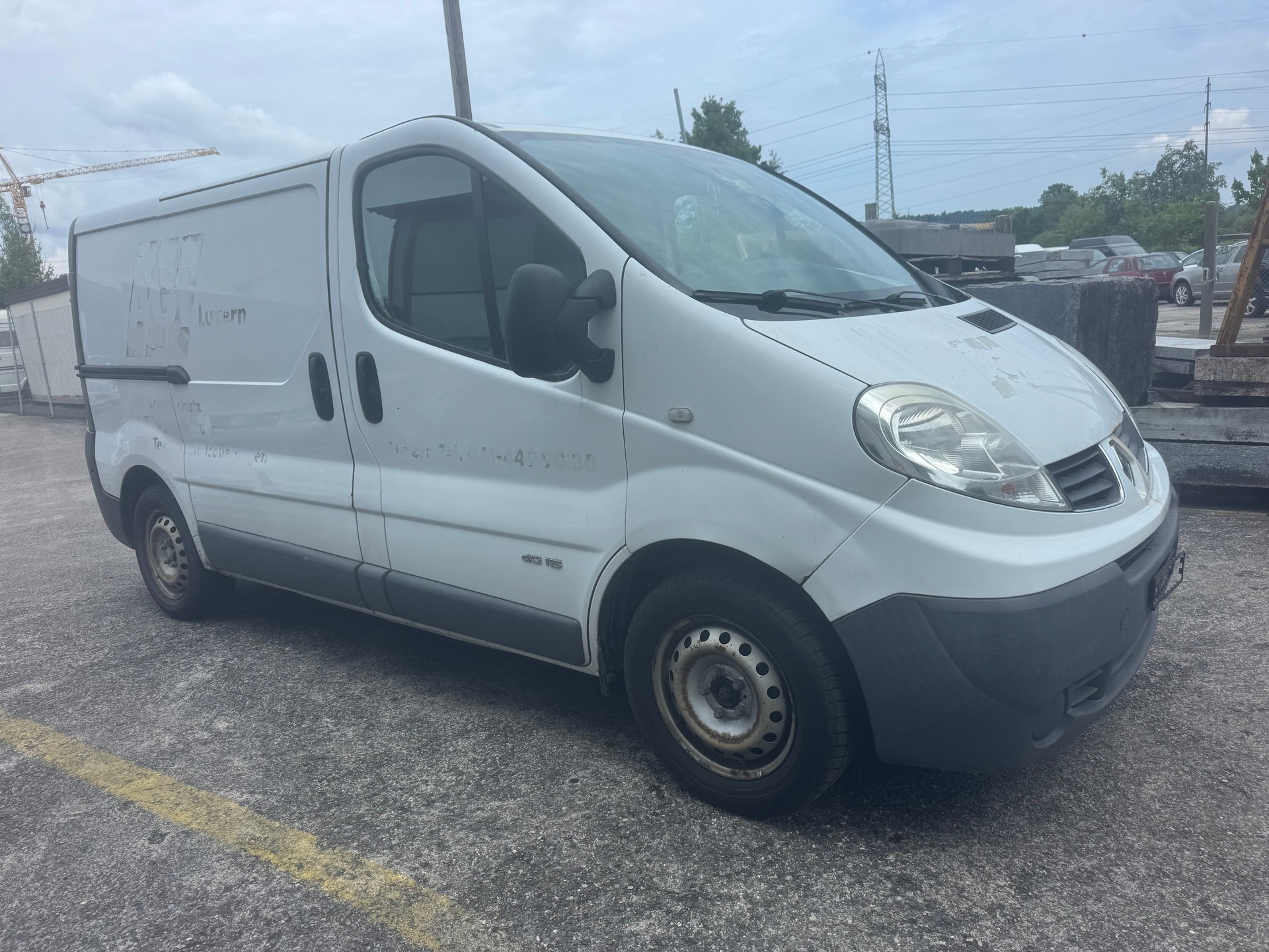 RENAULT Trafic 2.5 dCi 115 2.9t L1H1-image-2