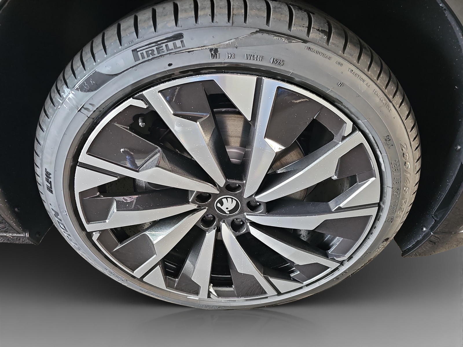 SKODA Enyaq 85x Sportline 4x4-image-13