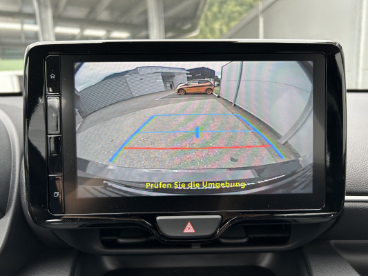 TOYOTA Yaris 1.5 Comfort e-CVT-image-11