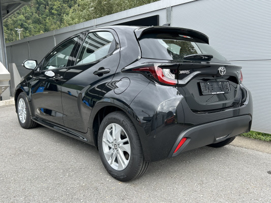 TOYOTA Yaris 1.5 Comfort e-CVT-image-3