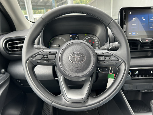 TOYOTA Yaris 1.5 Comfort e-CVT-image-8