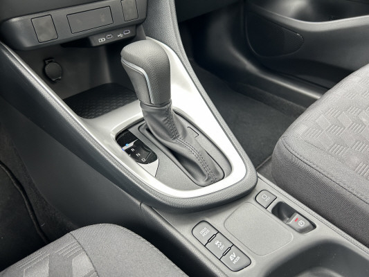 TOYOTA Yaris 1.5 Comfort e-CVT-image-12
