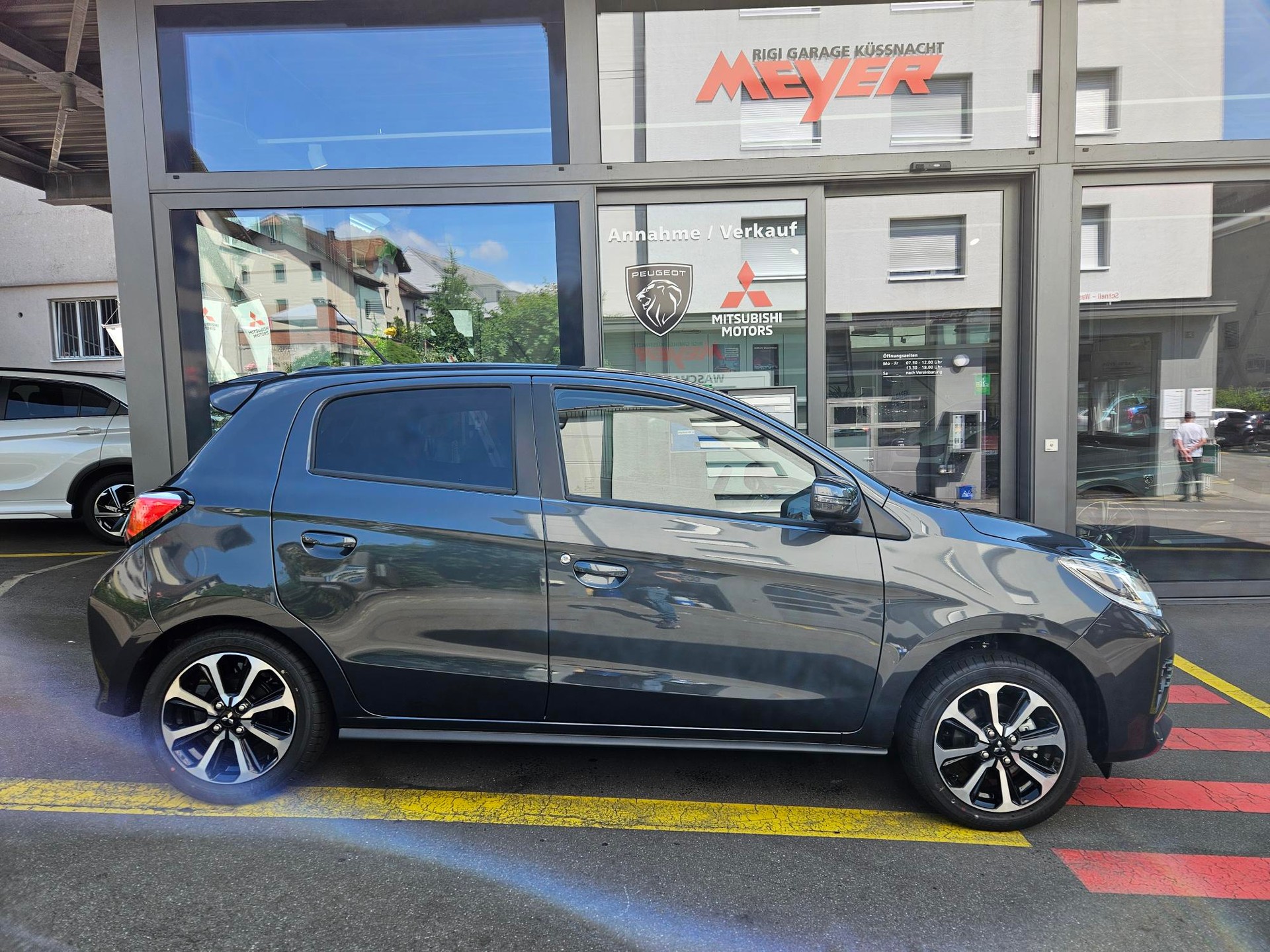 MITSUBISHI Space Star 1.2 MIVEC Intense+-showroom-element-1