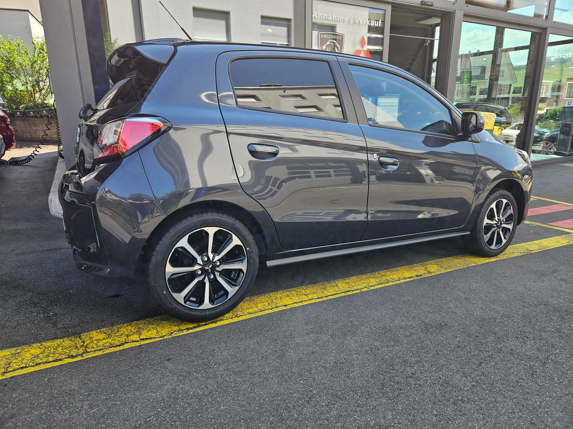 MITSUBISHI Space Star 1.2 MIVEC Intense+-showroom-element-2