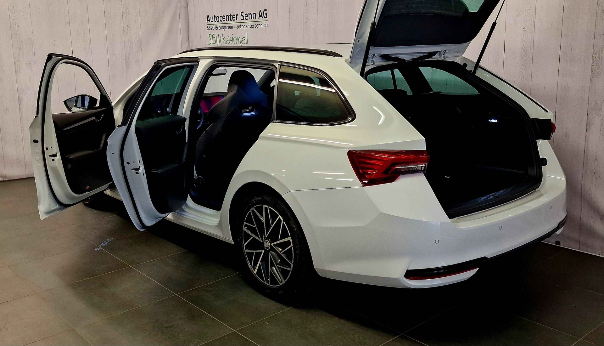 SKODA Octavia Combi 1.5 TSI mHEV DSG Sport Line-image-17