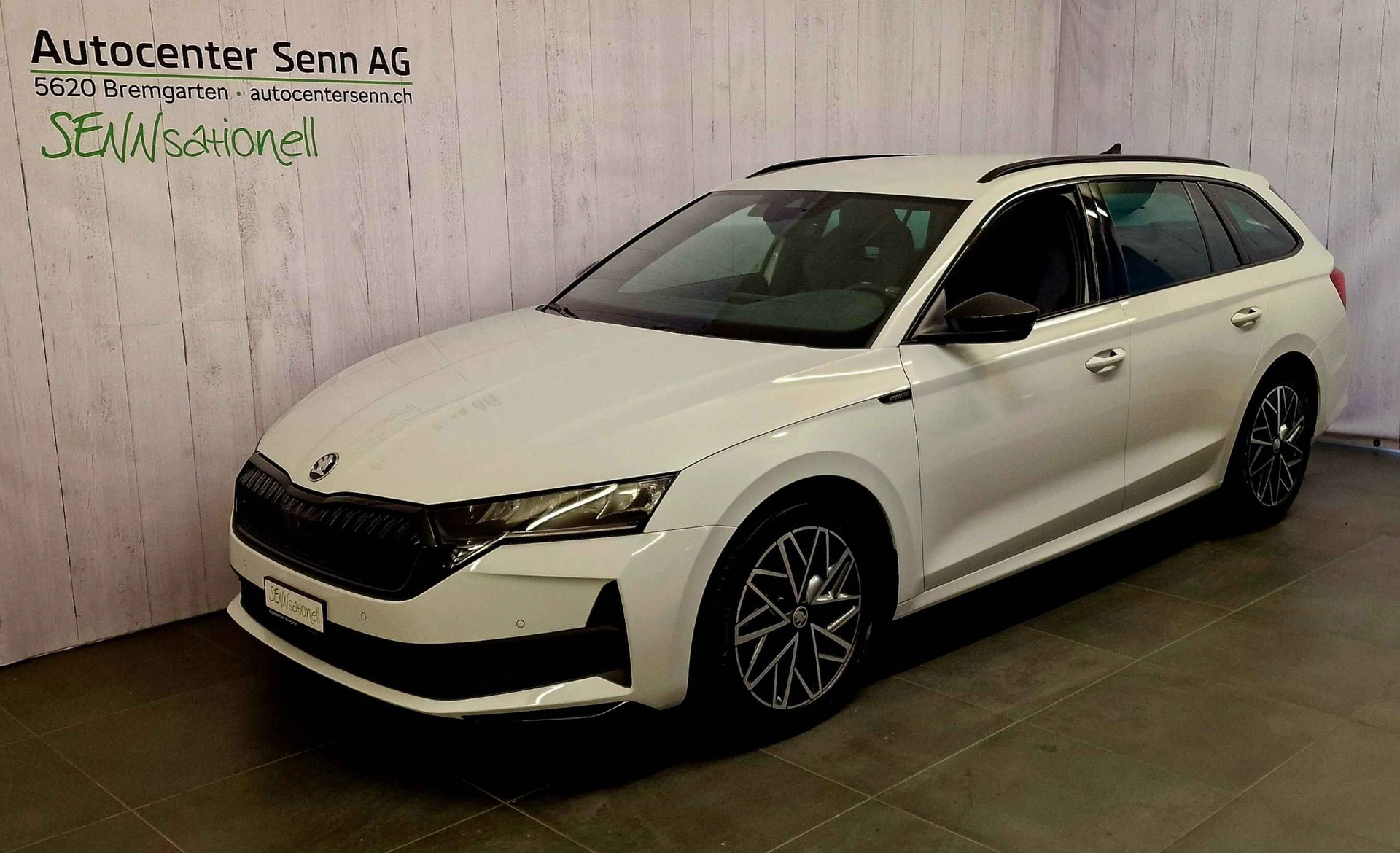 SKODA Octavia Combi 1.5 TSI mHEV DSG Sport Line-image-0