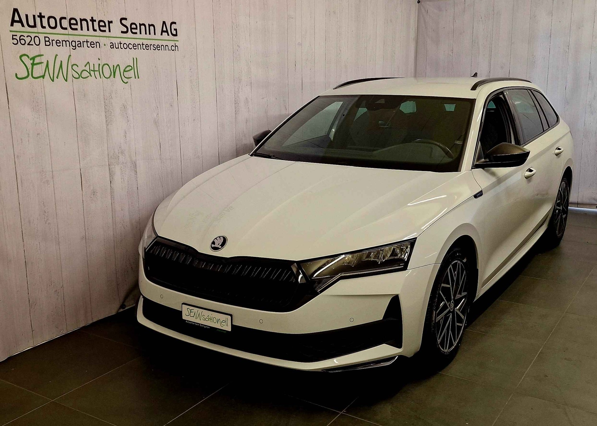 SKODA Octavia Combi 1.5 TSI mHEV DSG Sport Line-image-1
