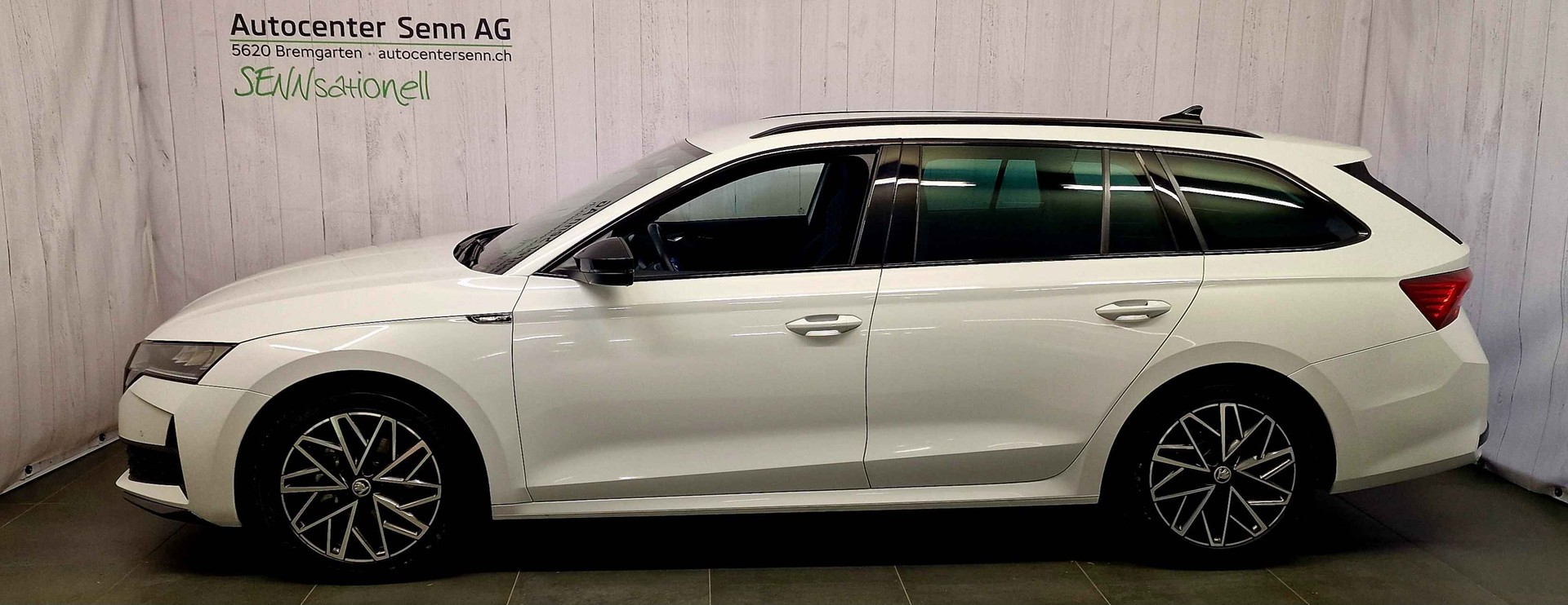 SKODA Octavia Combi 1.5 TSI mHEV DSG Sport Line-image-2