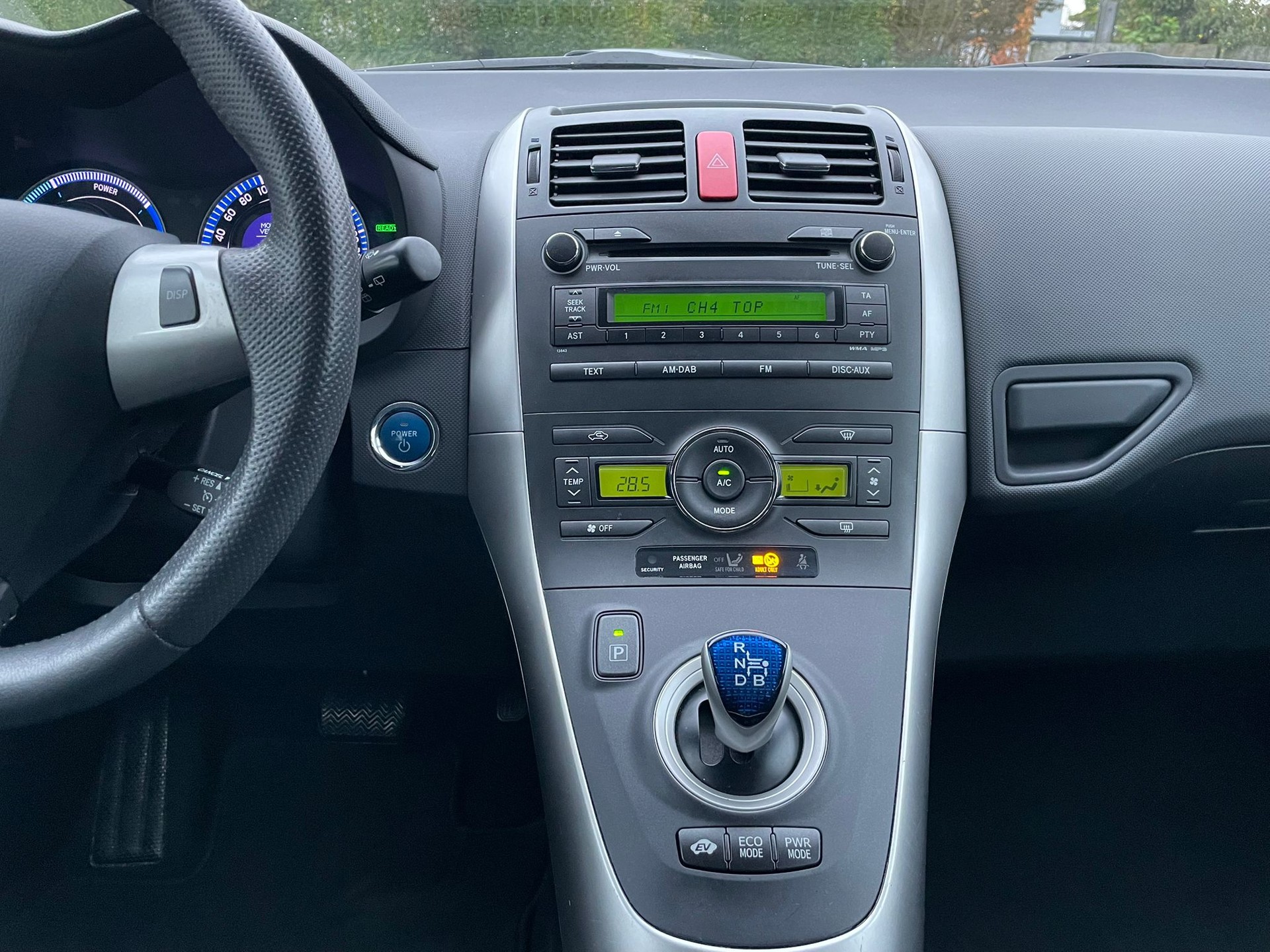 TOYOTA Auris 1.8 16V HSD Linea Luna-image-15