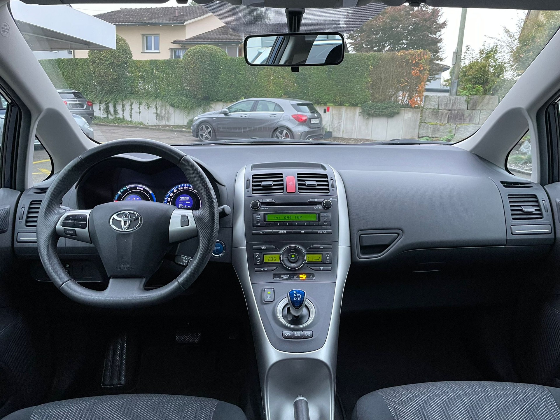 TOYOTA Auris 1.8 16V HSD Linea Luna-image-13