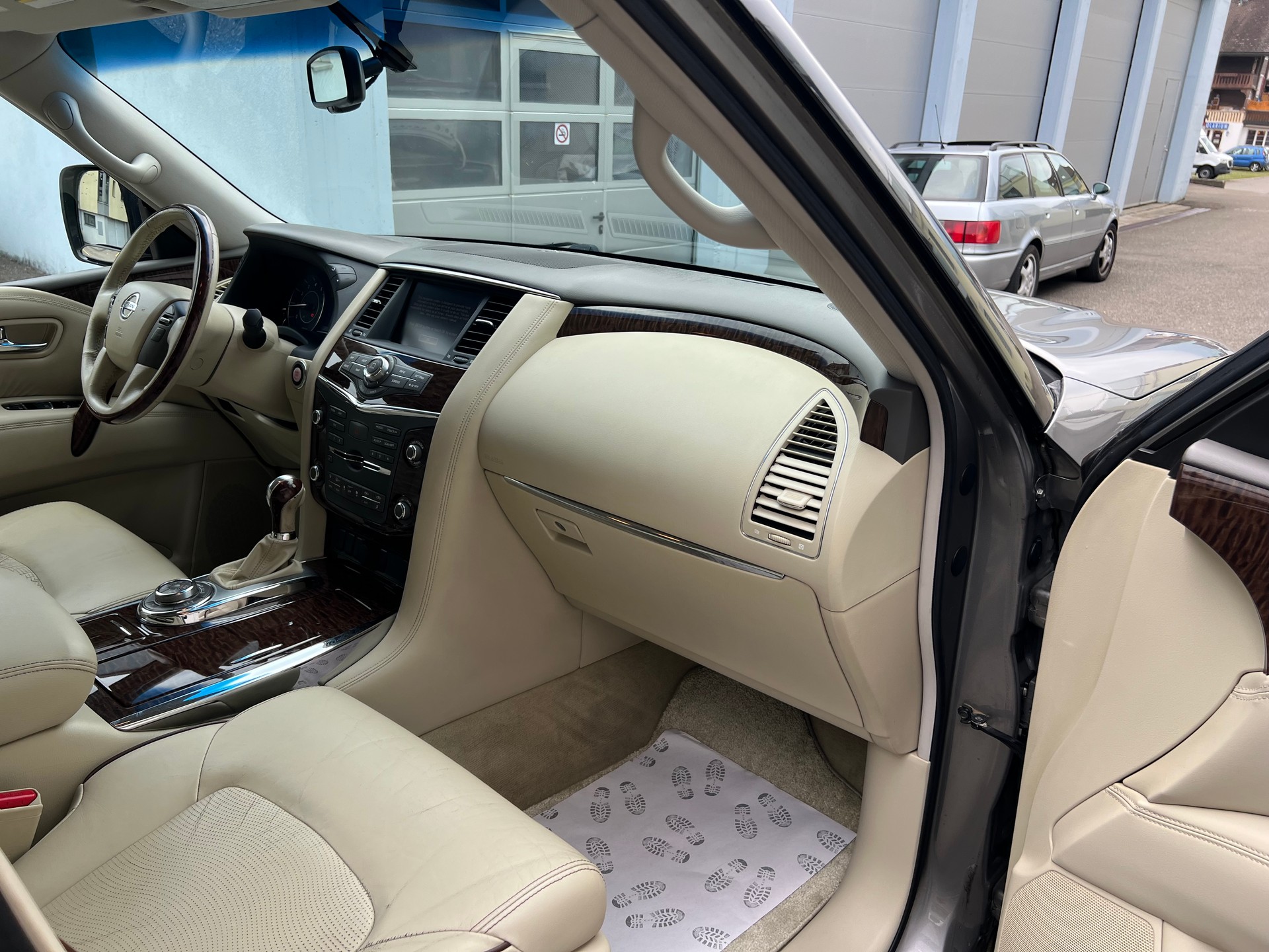 NISSAN Patrol Platinum V8-image-11