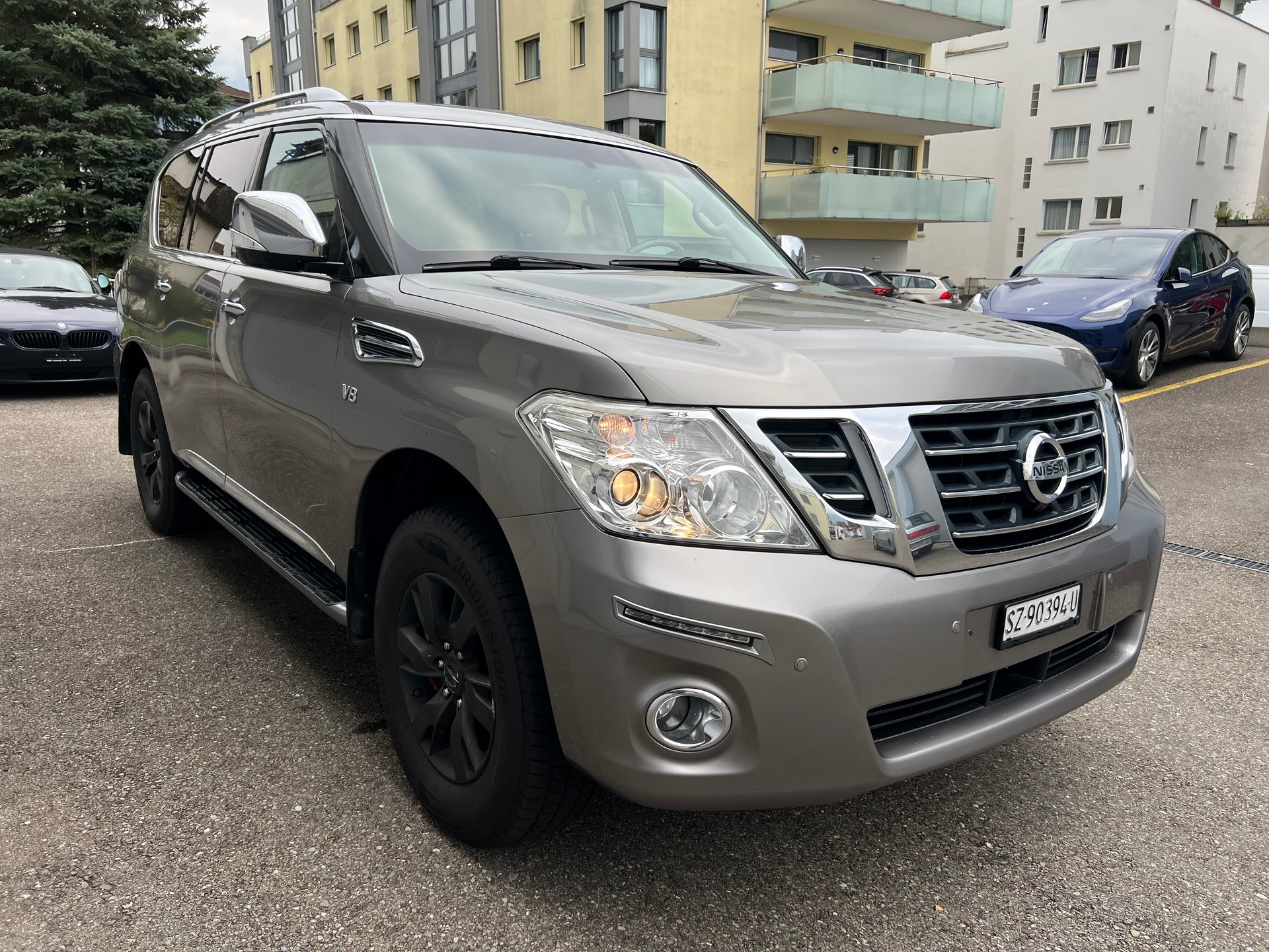 NISSAN Patrol Platinum V8-showroom-element-2