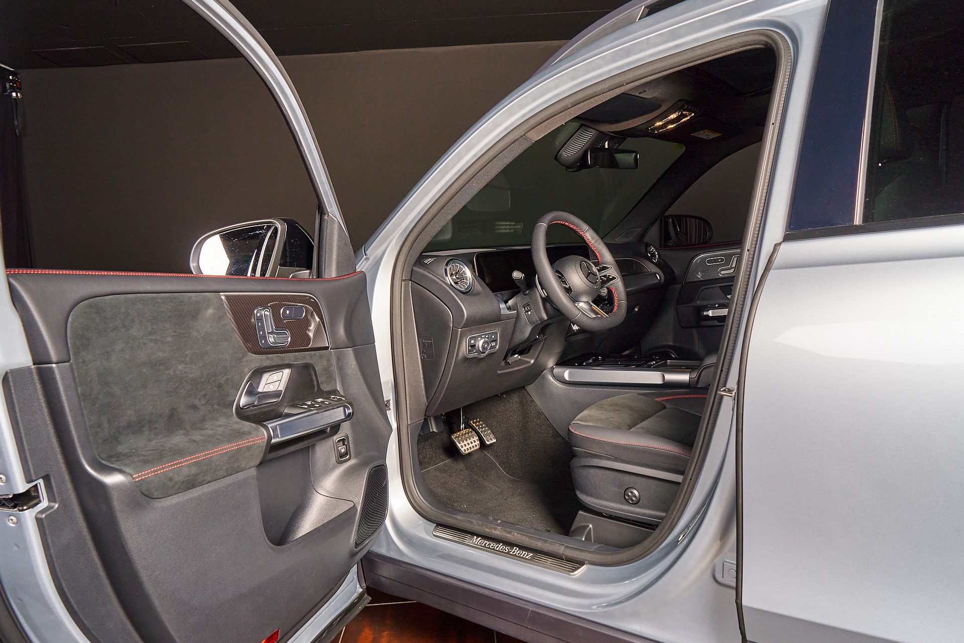 MERCEDES-BENZ GLB 250 4Matic 8G-Tronic-image-9
