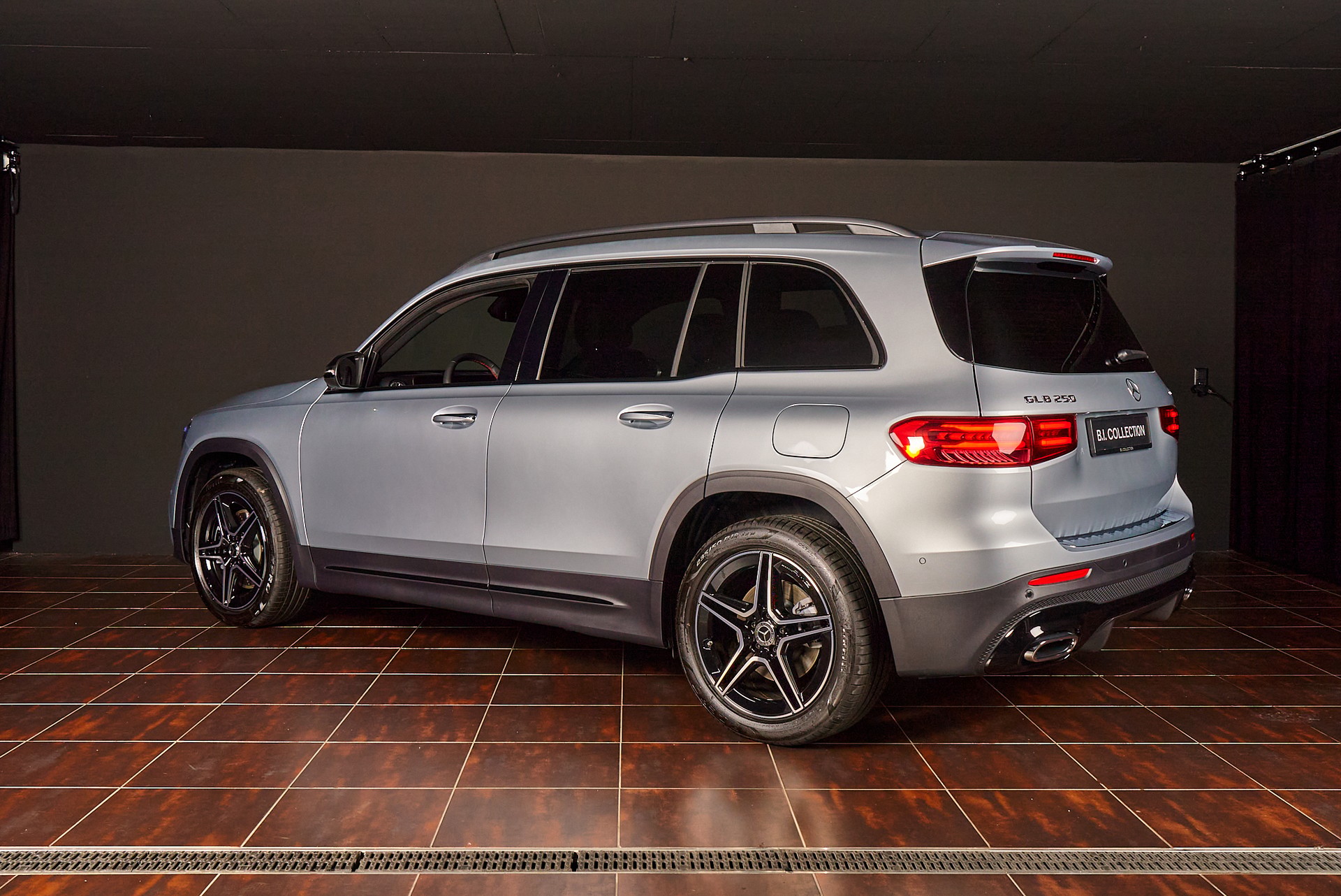 MERCEDES-BENZ GLB 250 4Matic 8G-Tronic-image-7