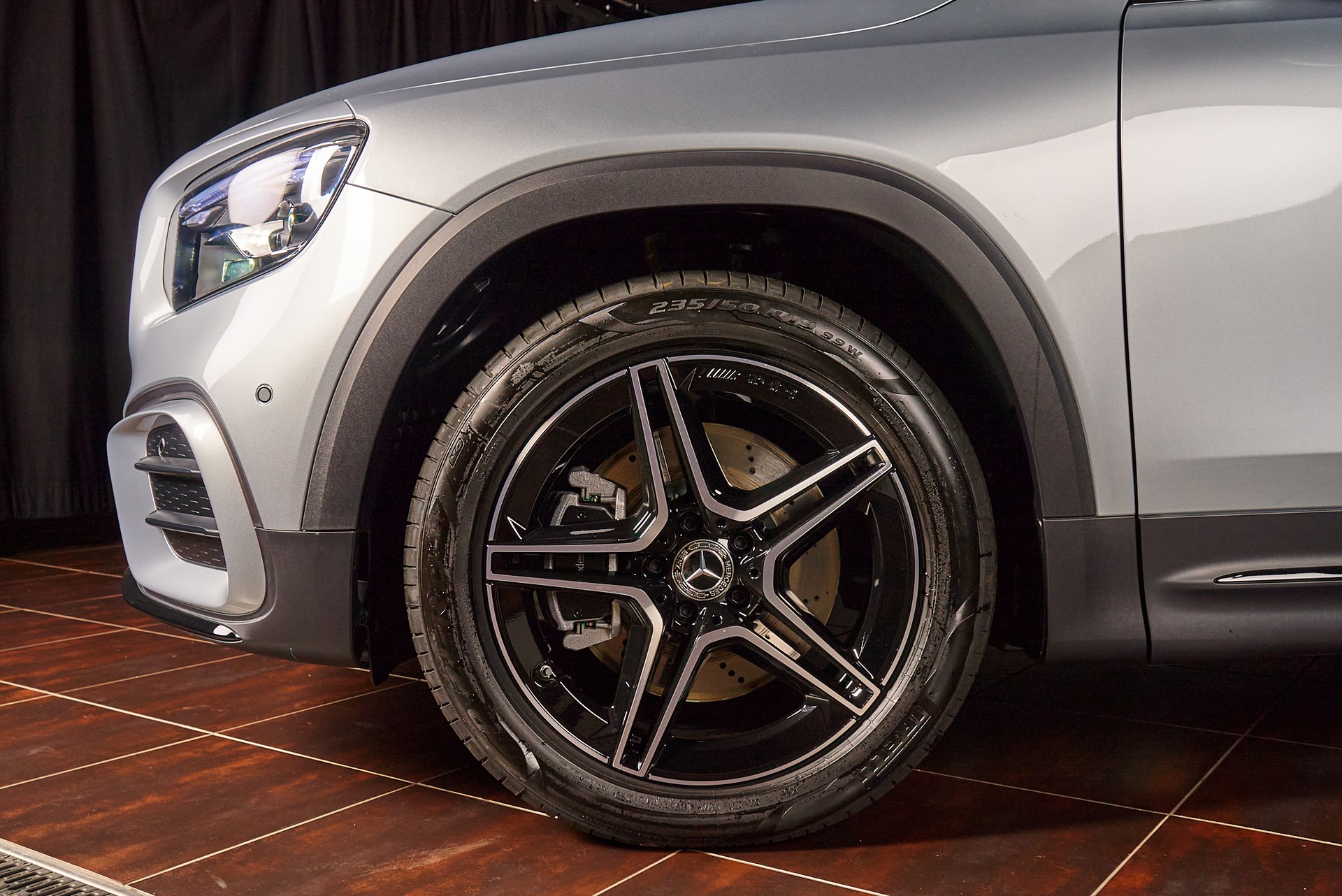 MERCEDES-BENZ GLB 250 4Matic 8G-Tronic-image-1