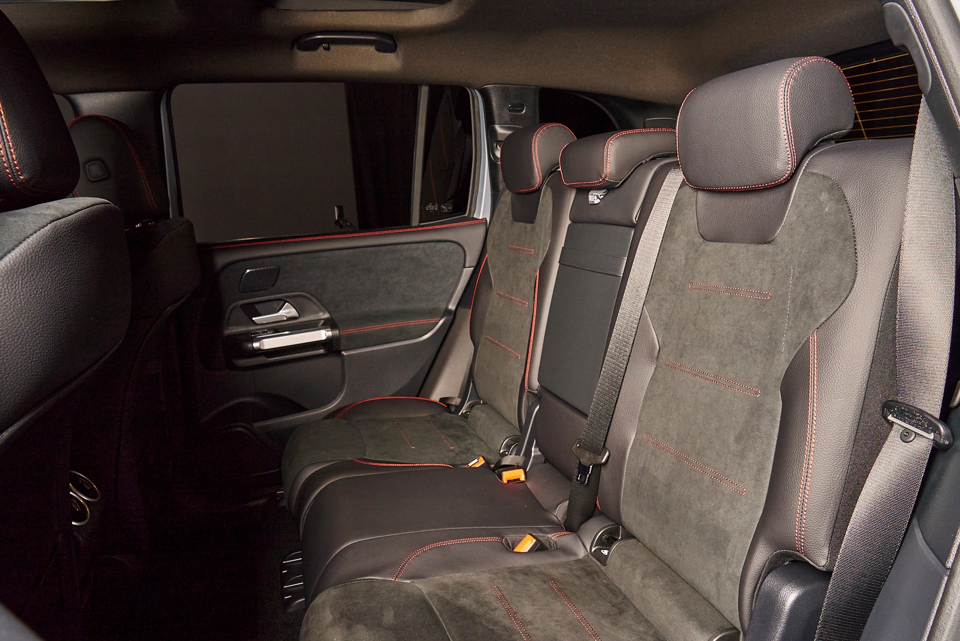 MERCEDES-BENZ GLB 250 4Matic 8G-Tronic-image-12