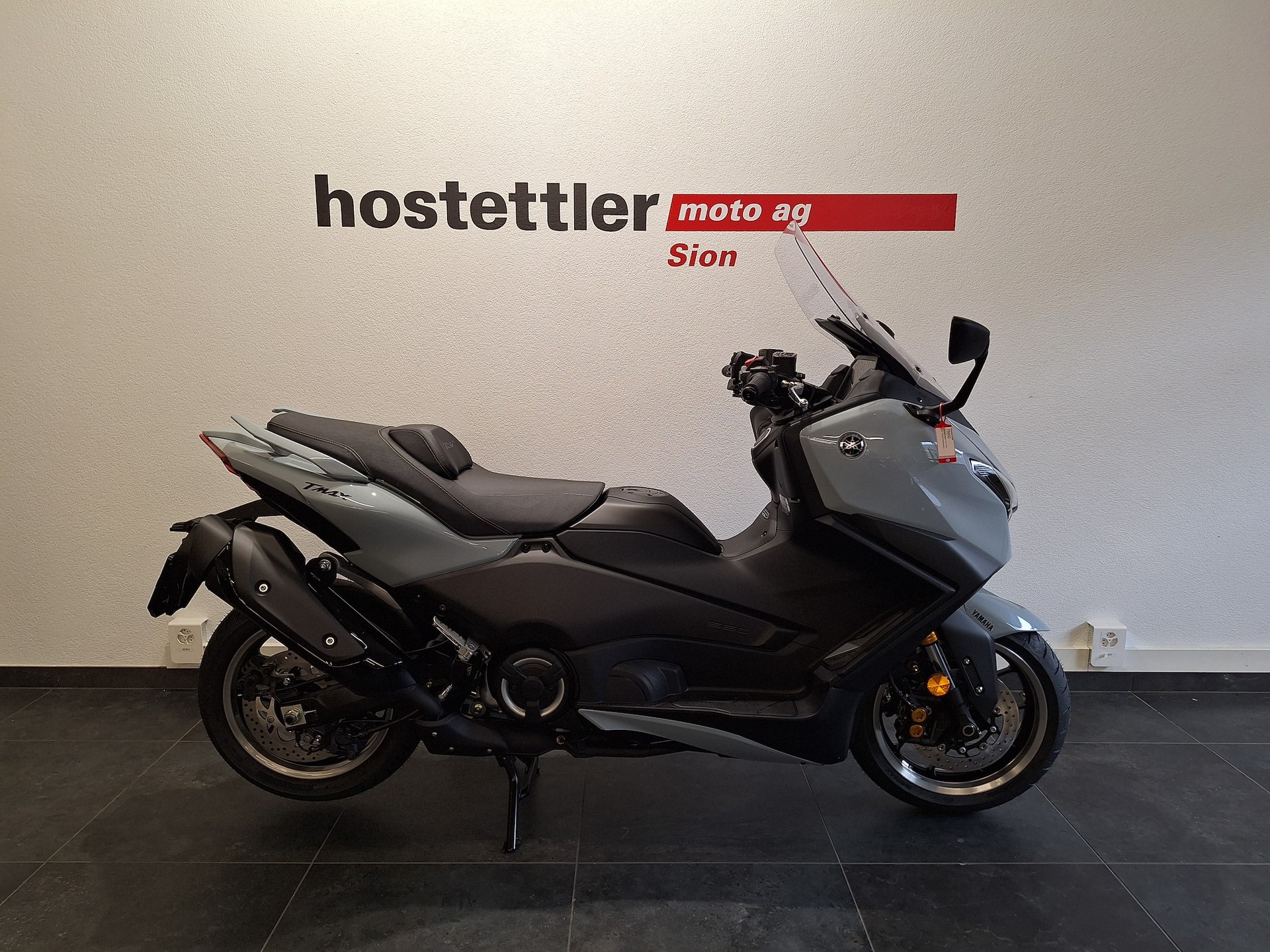 YAMAHA TMAX Tech MAX-showroom-element-1