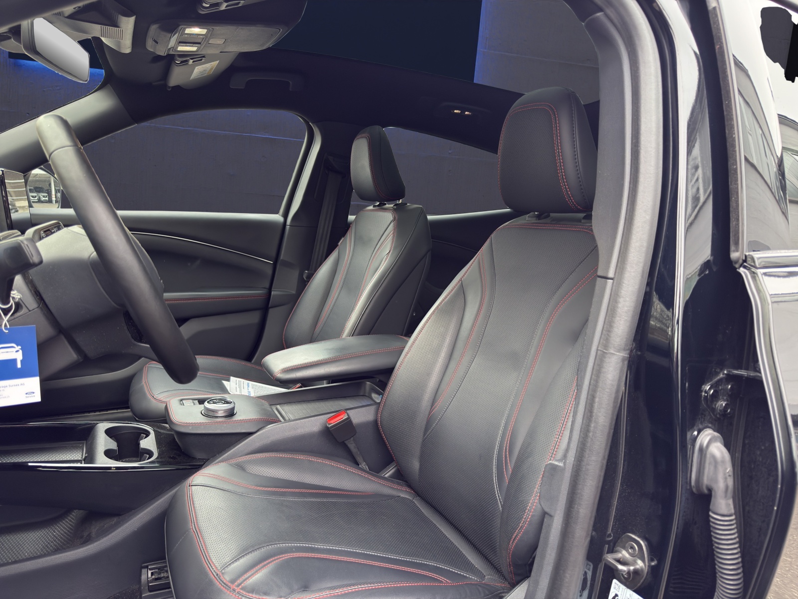 FORD Mustang Mach-E Extended Range 99 kWh 371 PS AWD 4x4 AUTOMAT-image-6
