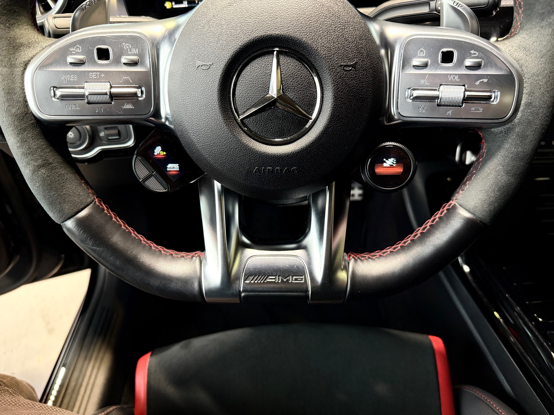 MERCEDES-BENZ A 45 S AMG 4Matic+ Speedshift-image-17