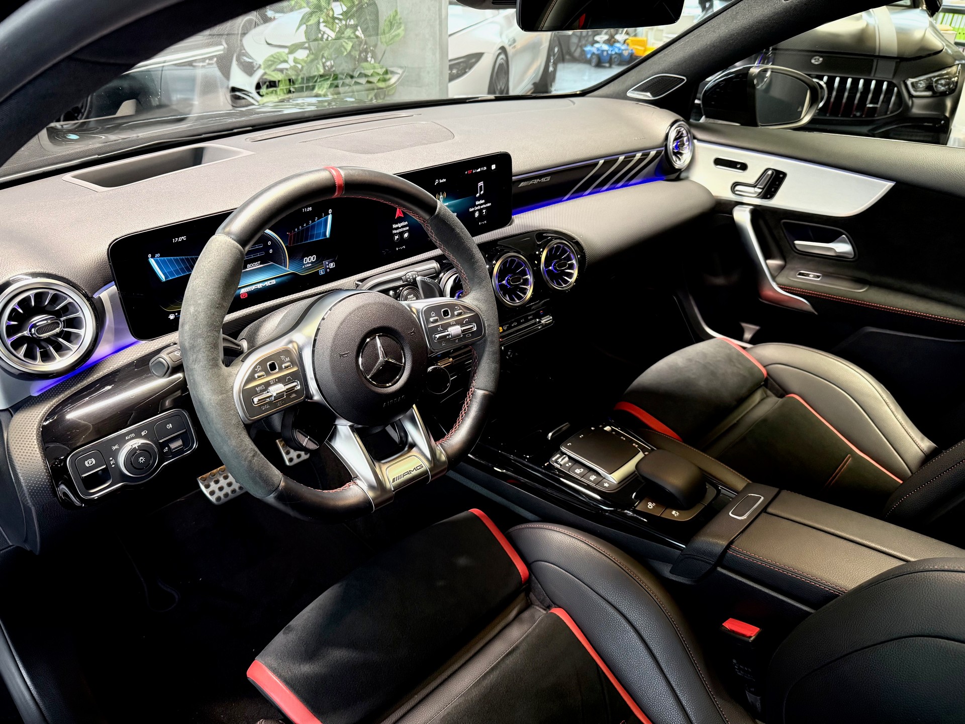 MERCEDES-BENZ A 45 S AMG 4Matic+ Speedshift-image-10
