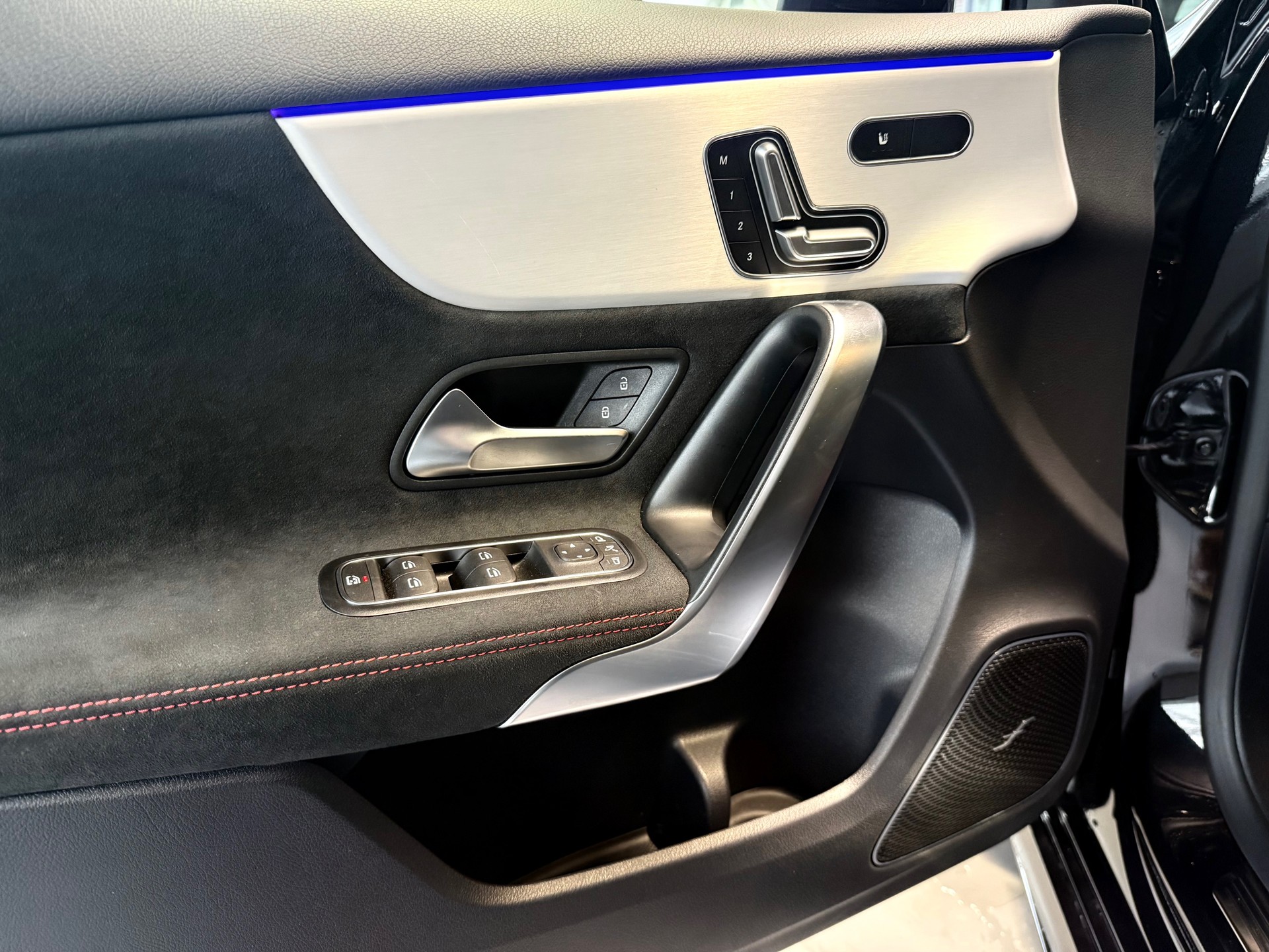 MERCEDES-BENZ A 45 S AMG 4Matic+ Speedshift-image-9