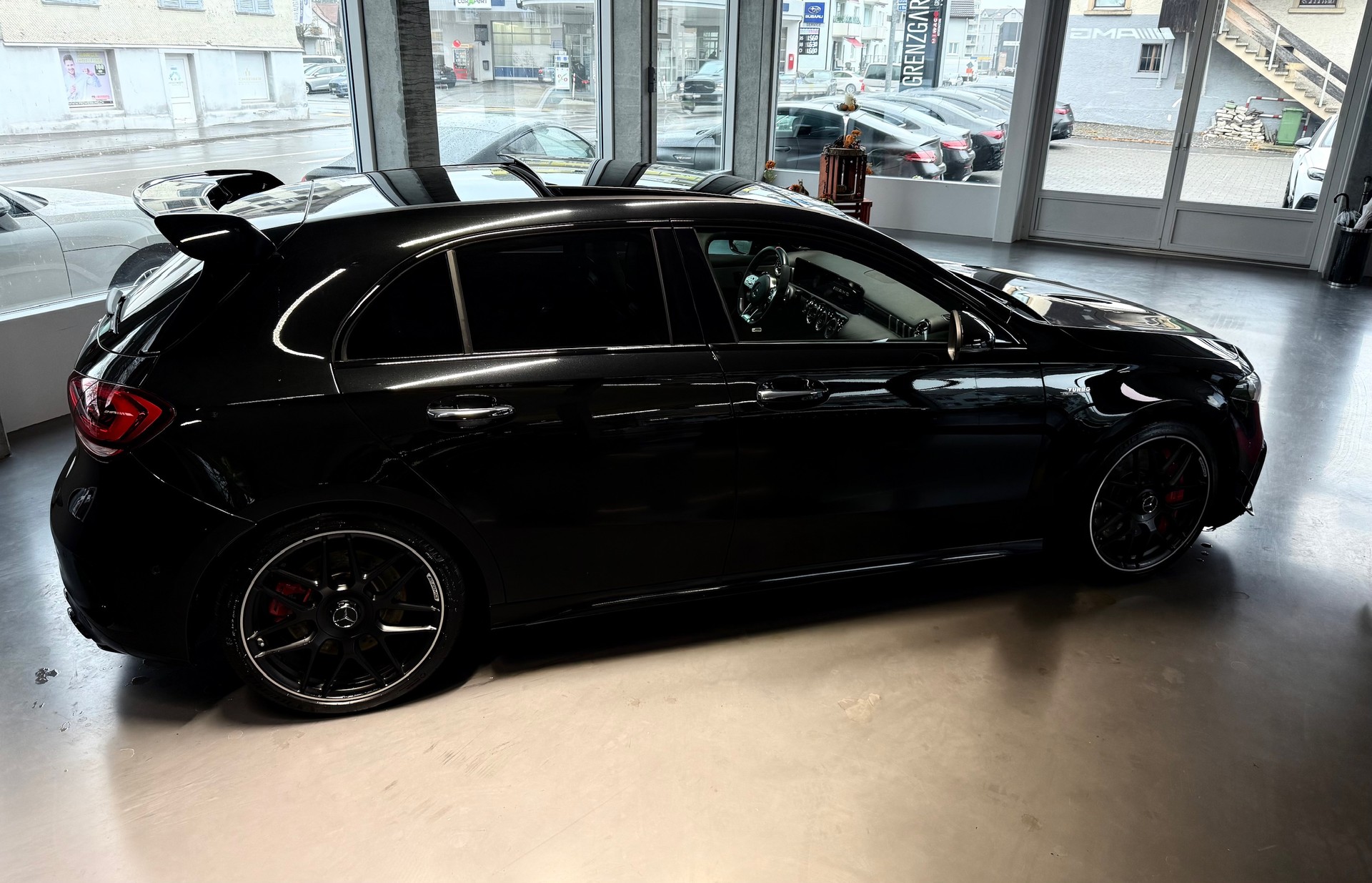 MERCEDES-BENZ A 45 S AMG 4Matic+ Speedshift-image-4
