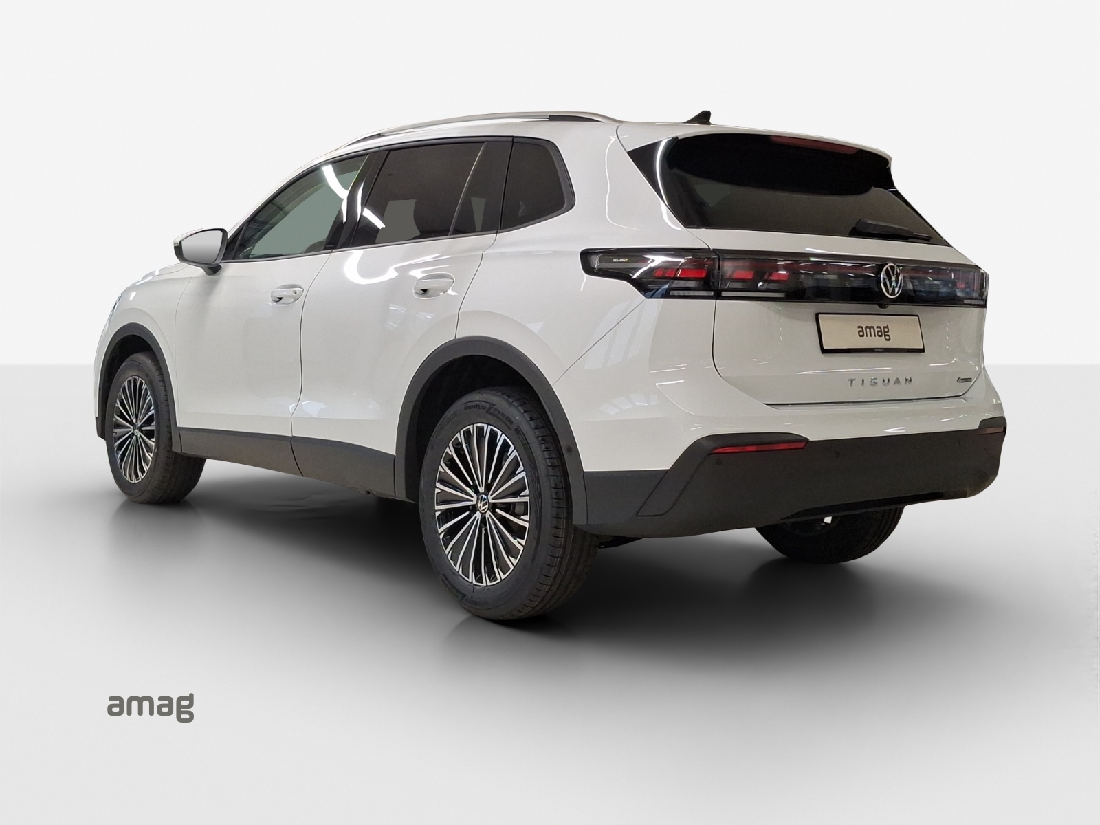 VW Tiguan 2.0 TSI DSG United 4Motion-image-2