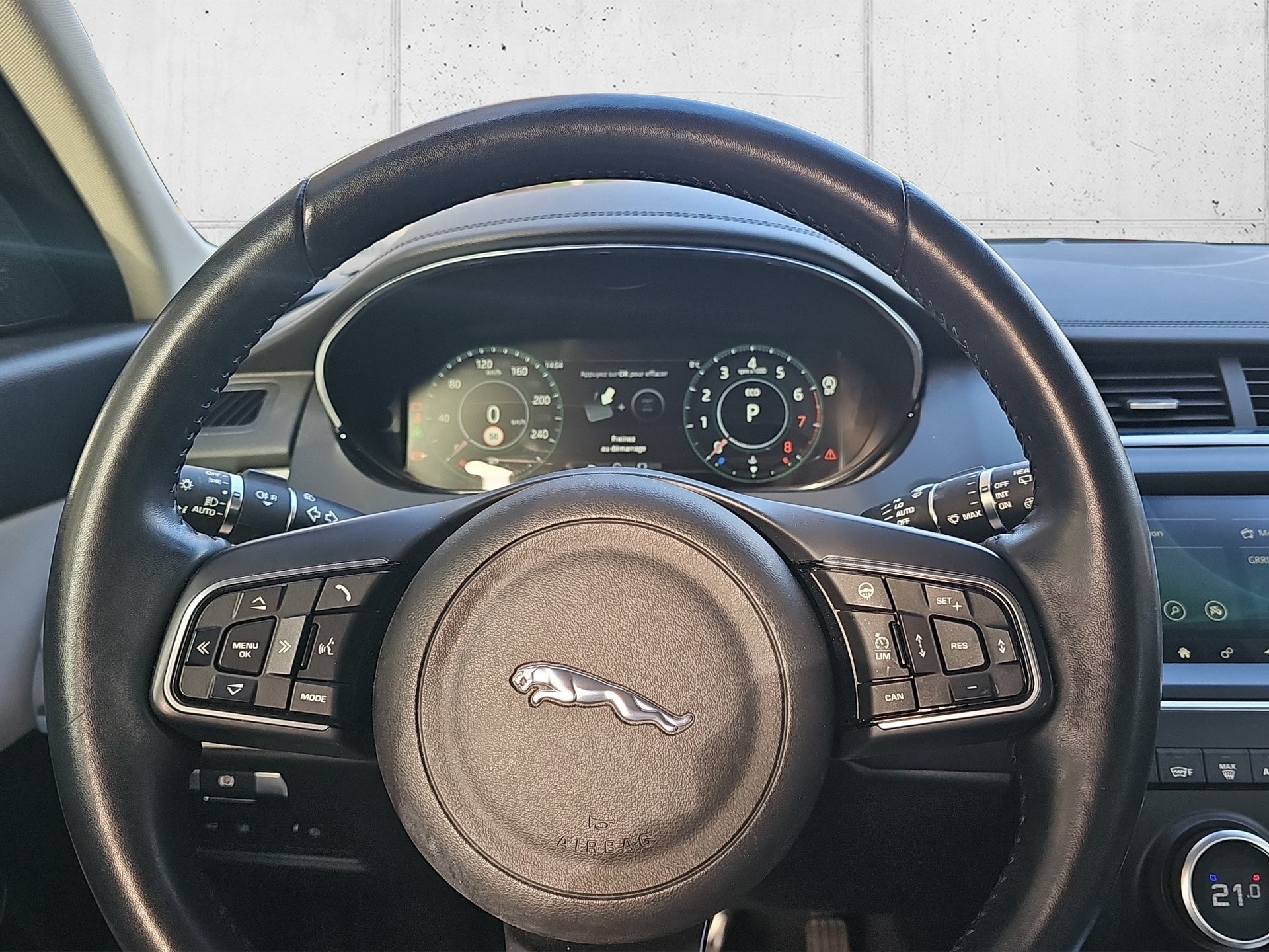 JAGUAR E-Pace 2.0 P250 HSE AWD Automatik-image-15