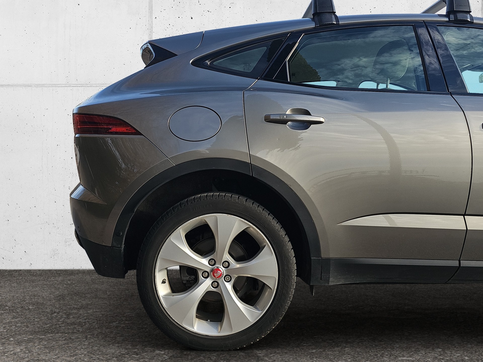 JAGUAR E-Pace 2.0 P250 HSE AWD Automatik-image-8