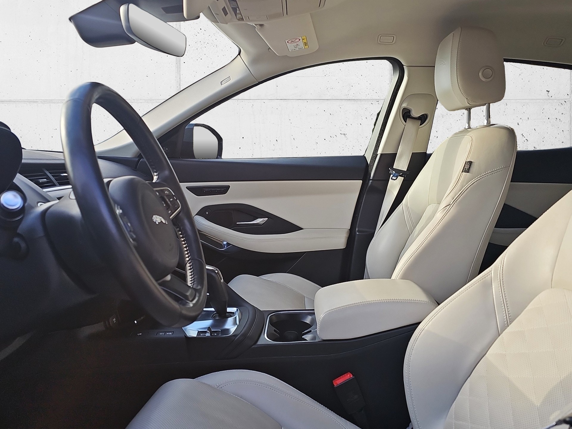 JAGUAR E-Pace 2.0 P250 HSE AWD Automatik-image-10