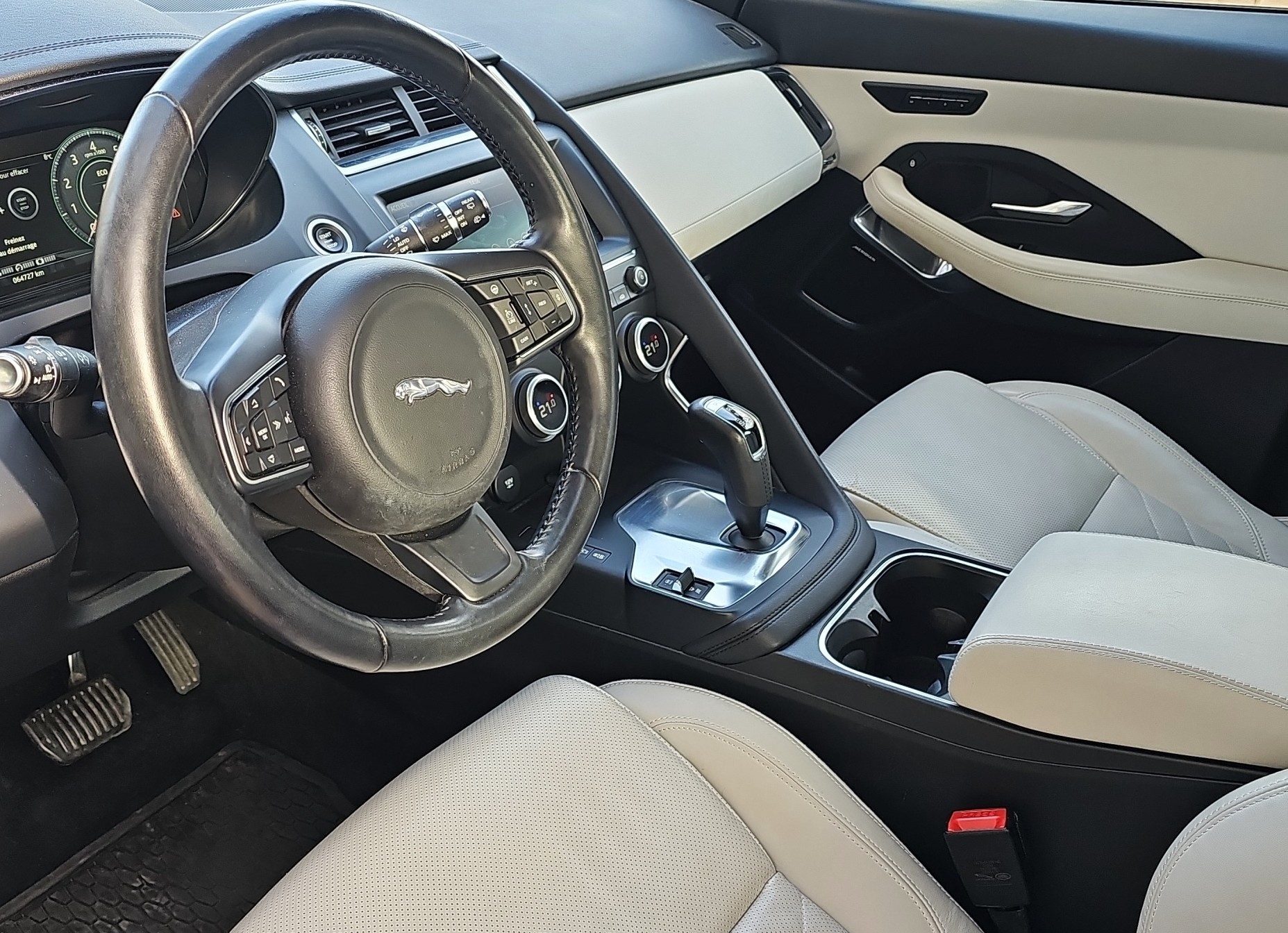JAGUAR E-Pace 2.0 P250 HSE AWD Automatik-image-12