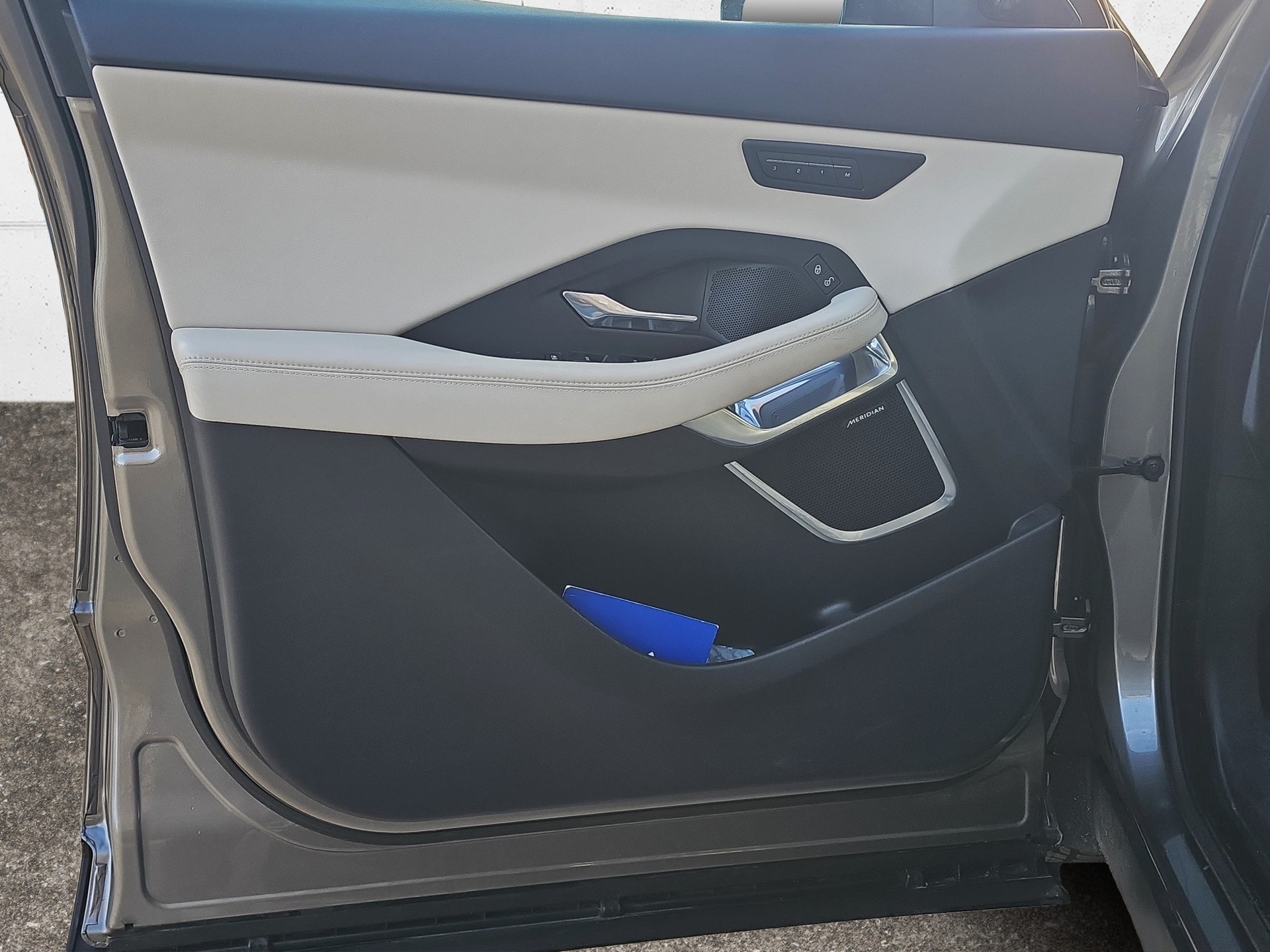 JAGUAR E-Pace 2.0 P250 HSE AWD Automatik-image-27