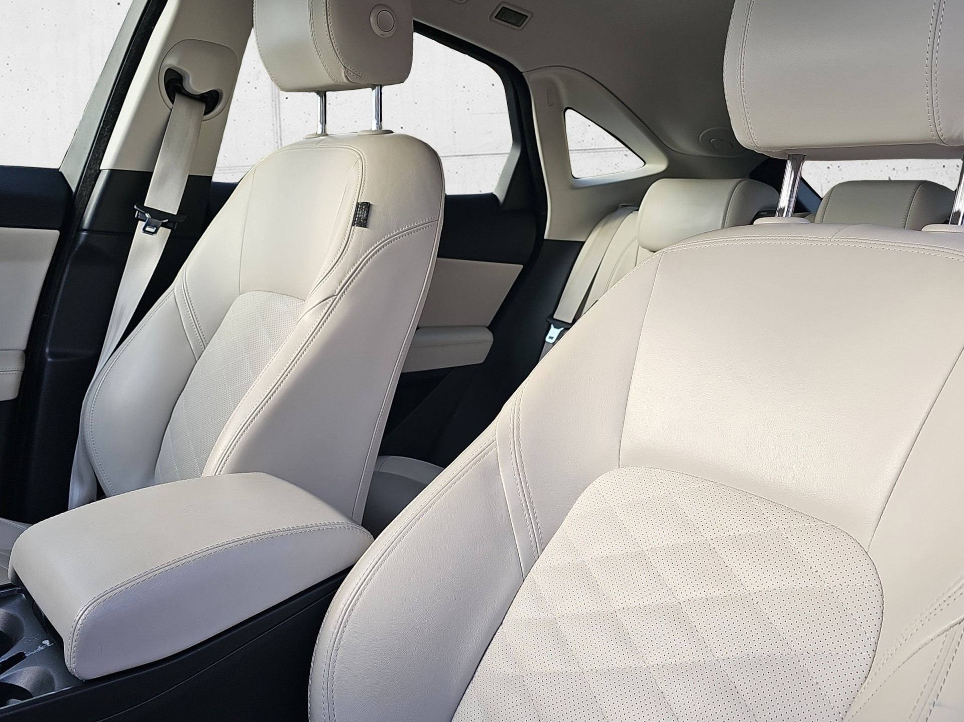 JAGUAR E-Pace 2.0 P250 HSE AWD Automatik-image-11